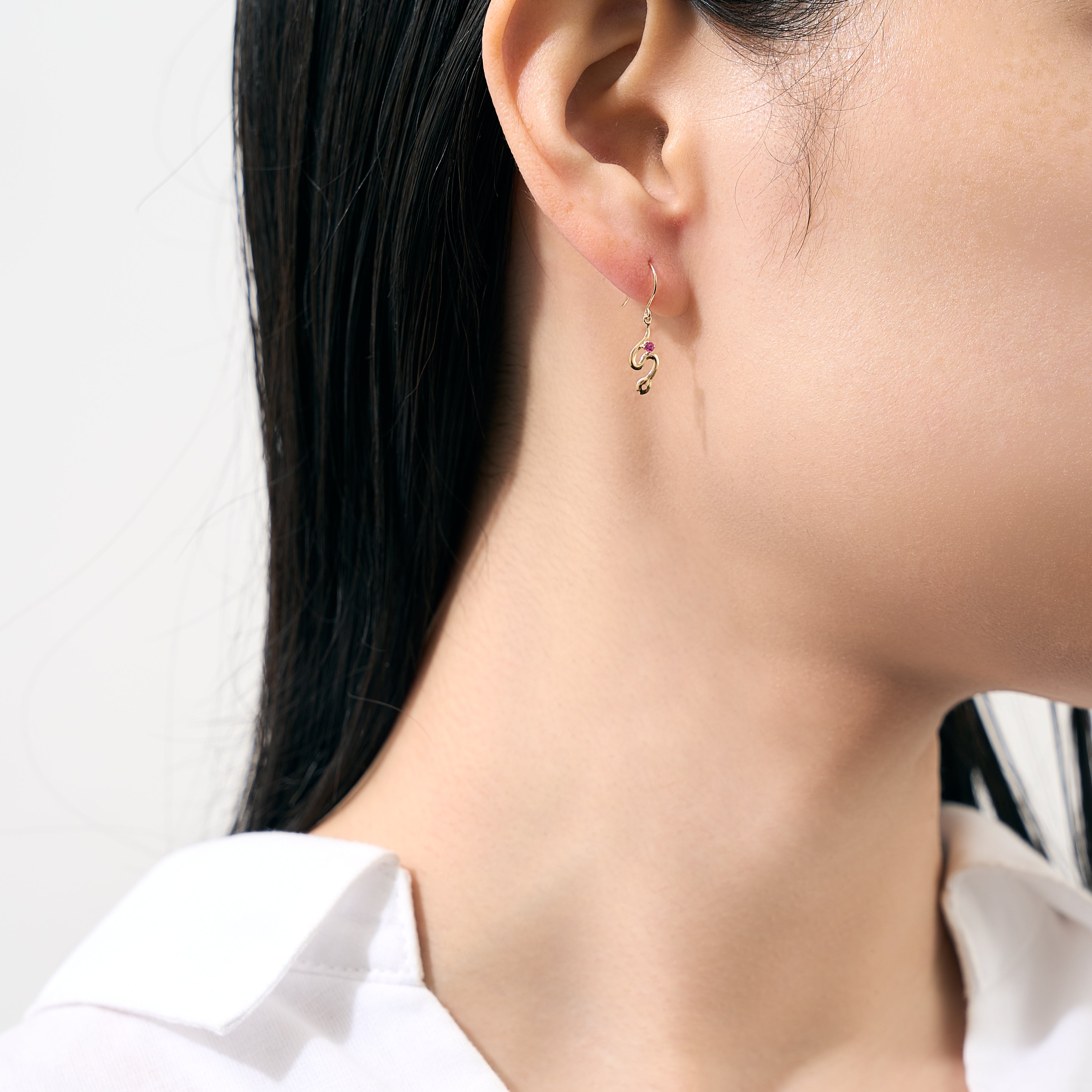【限定10点】ルビー K18ピアス(ヘビモチーフ/7月誕生石)《25H01207》