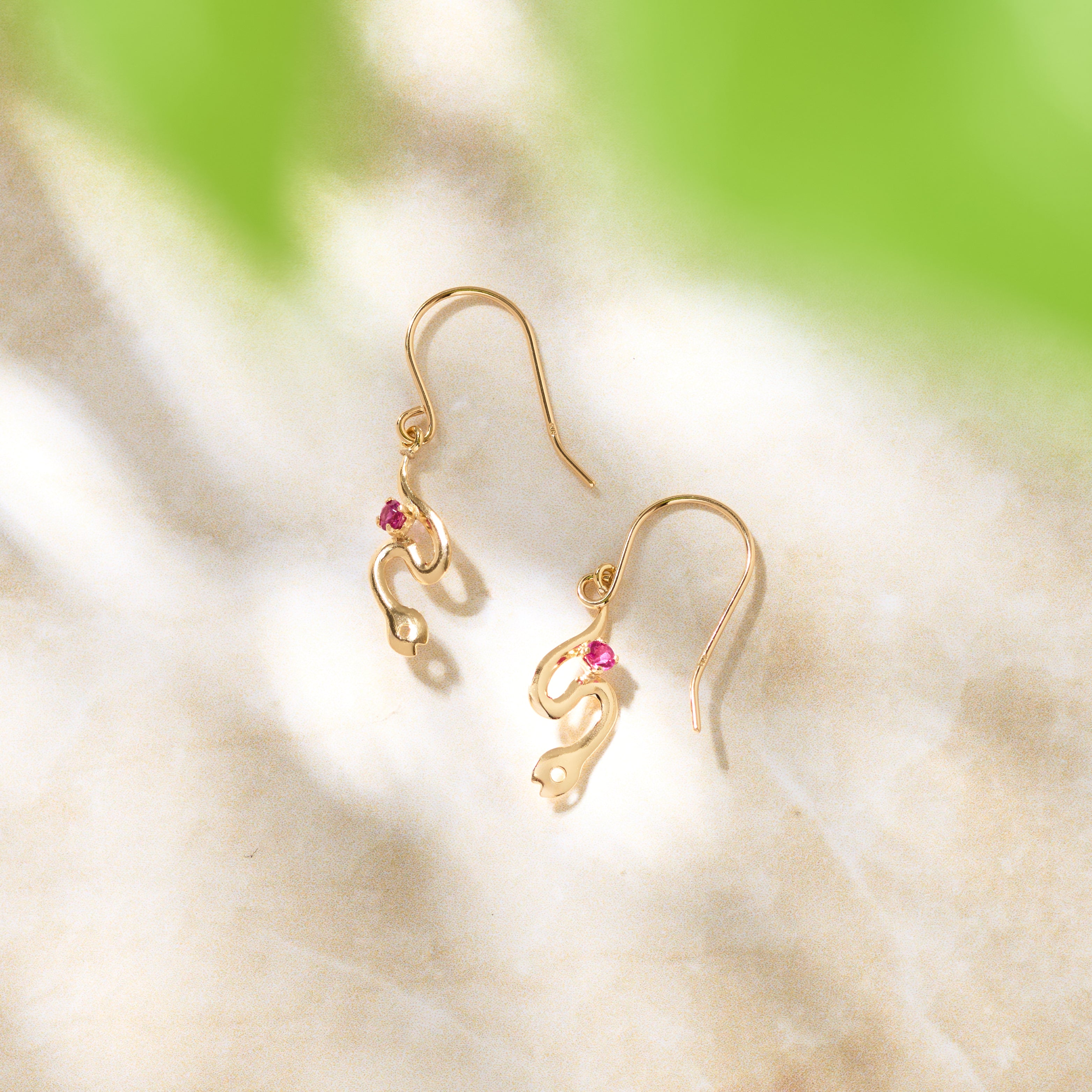 【限定10点】ルビー K18ピアス(ヘビモチーフ/7月誕生石)《25H01207》