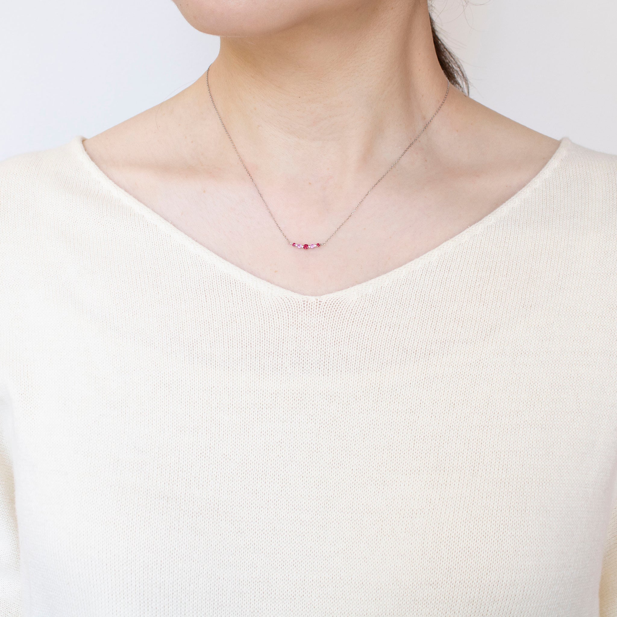 ルビー プラチナネックレス(7月誕生石)《25H01208》