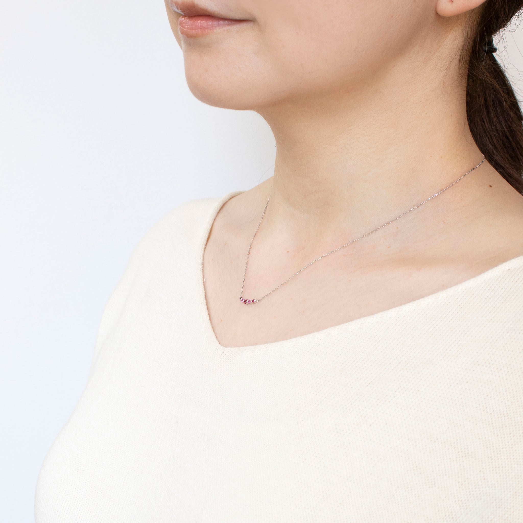 ルビー プラチナネックレス(7月誕生石)《25H01208》