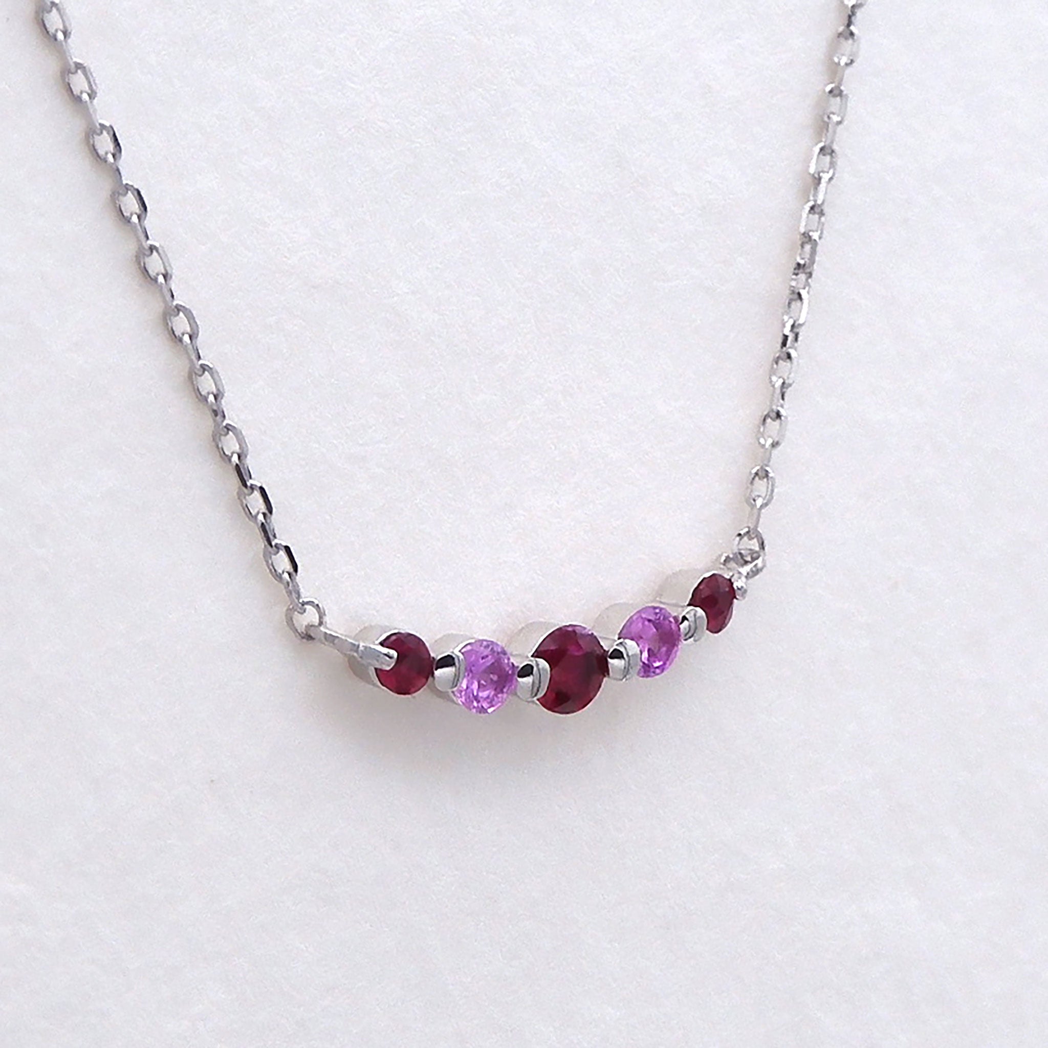 ルビー プラチナネックレス(7月誕生石)《25H01208》