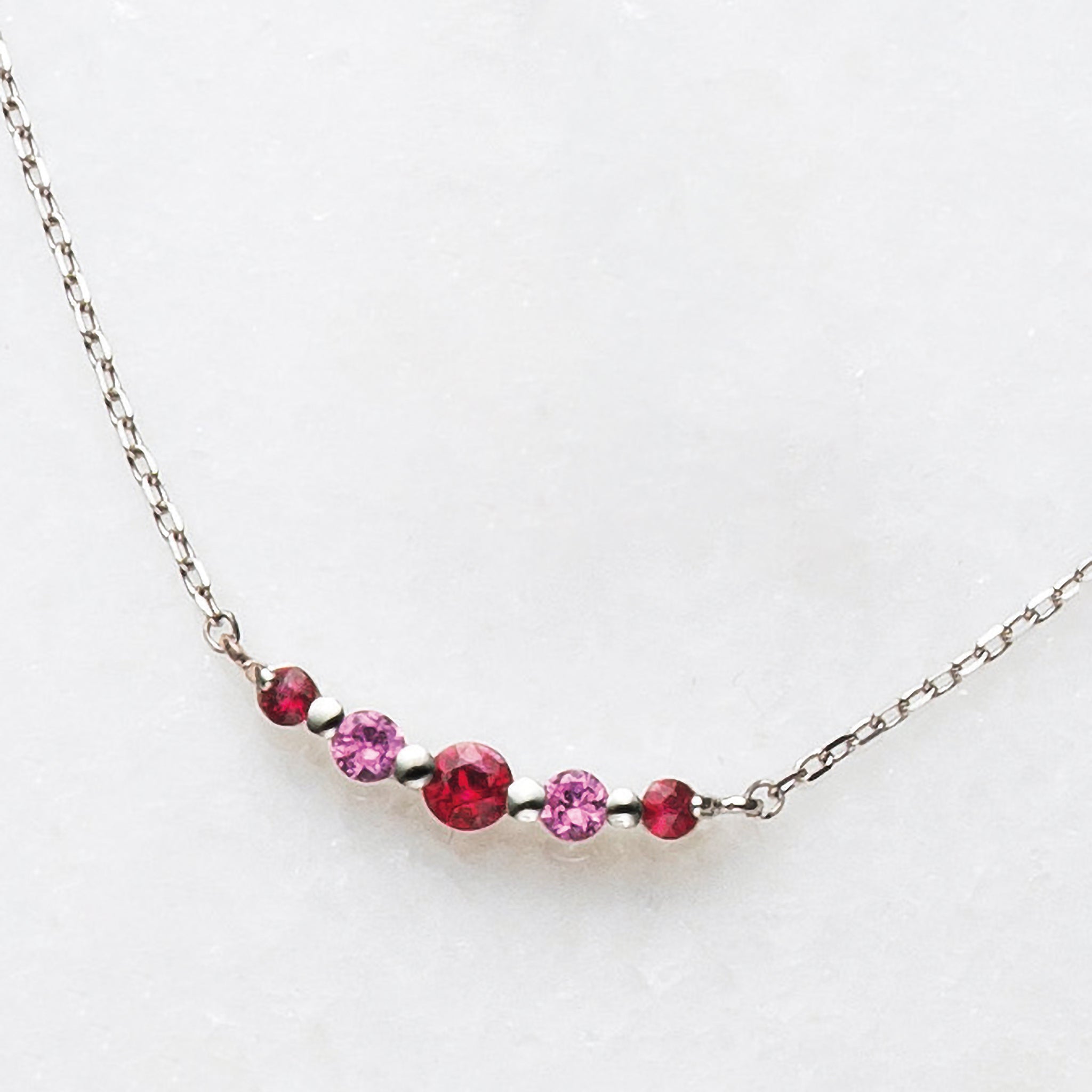 ルビー プラチナネックレス(7月誕生石)《25H01208》