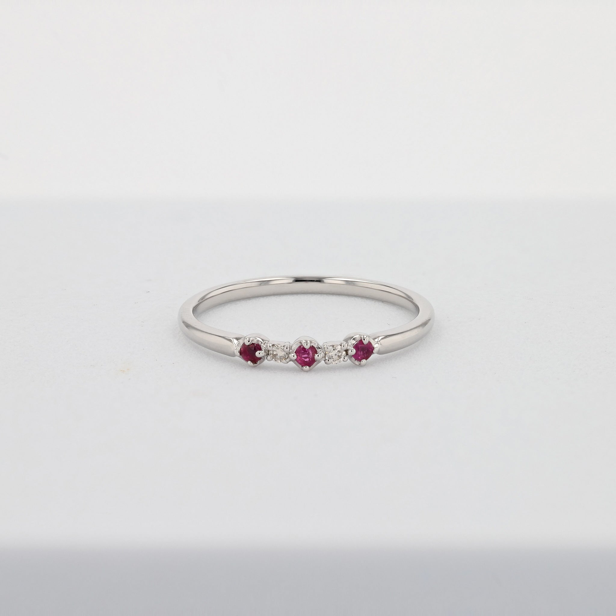 ルビー/ダイヤモンド プラチナリング(7月誕生石)《25H01209》