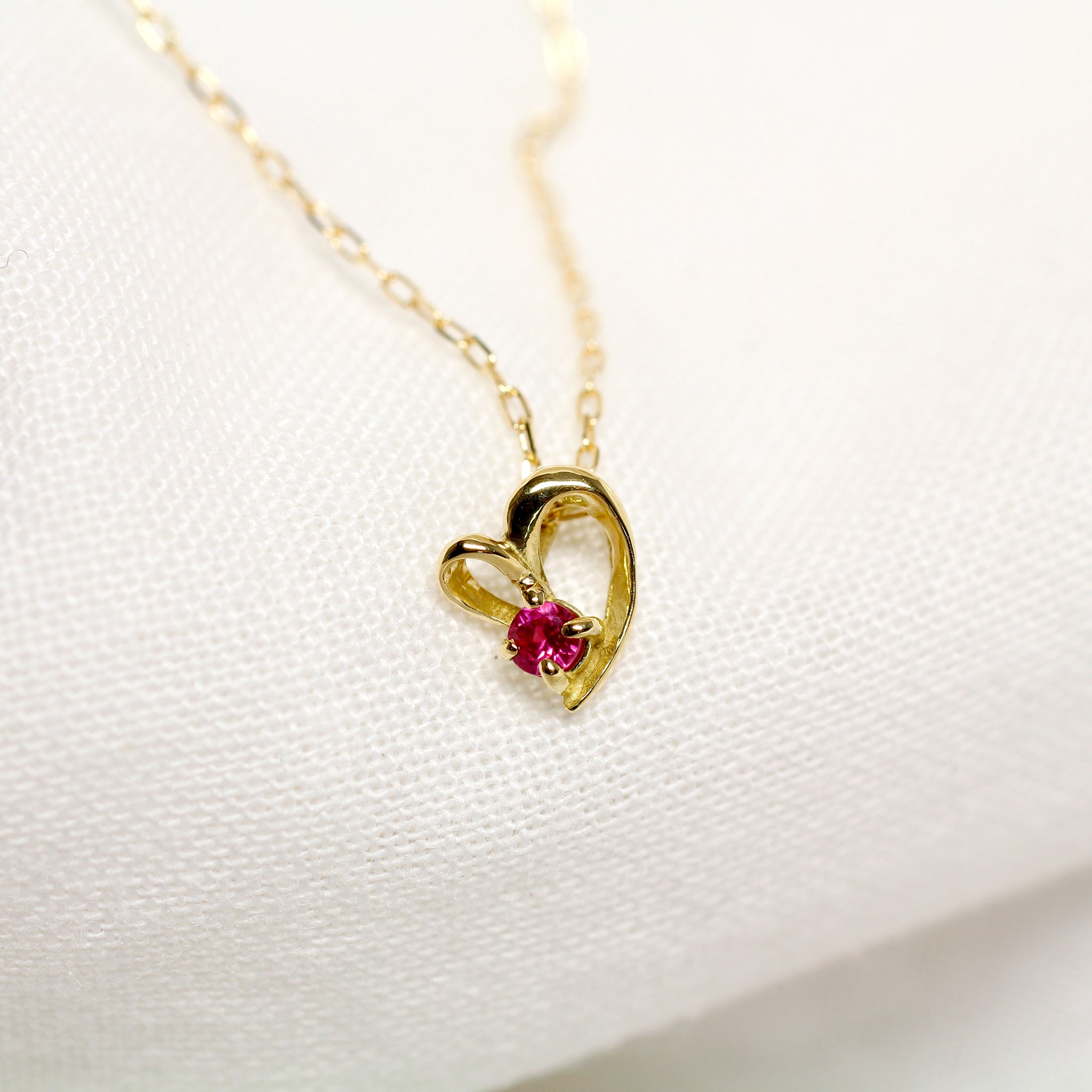 ルビー K18ネックレス(ハートモチーフ/7月誕生石)《25H01210》