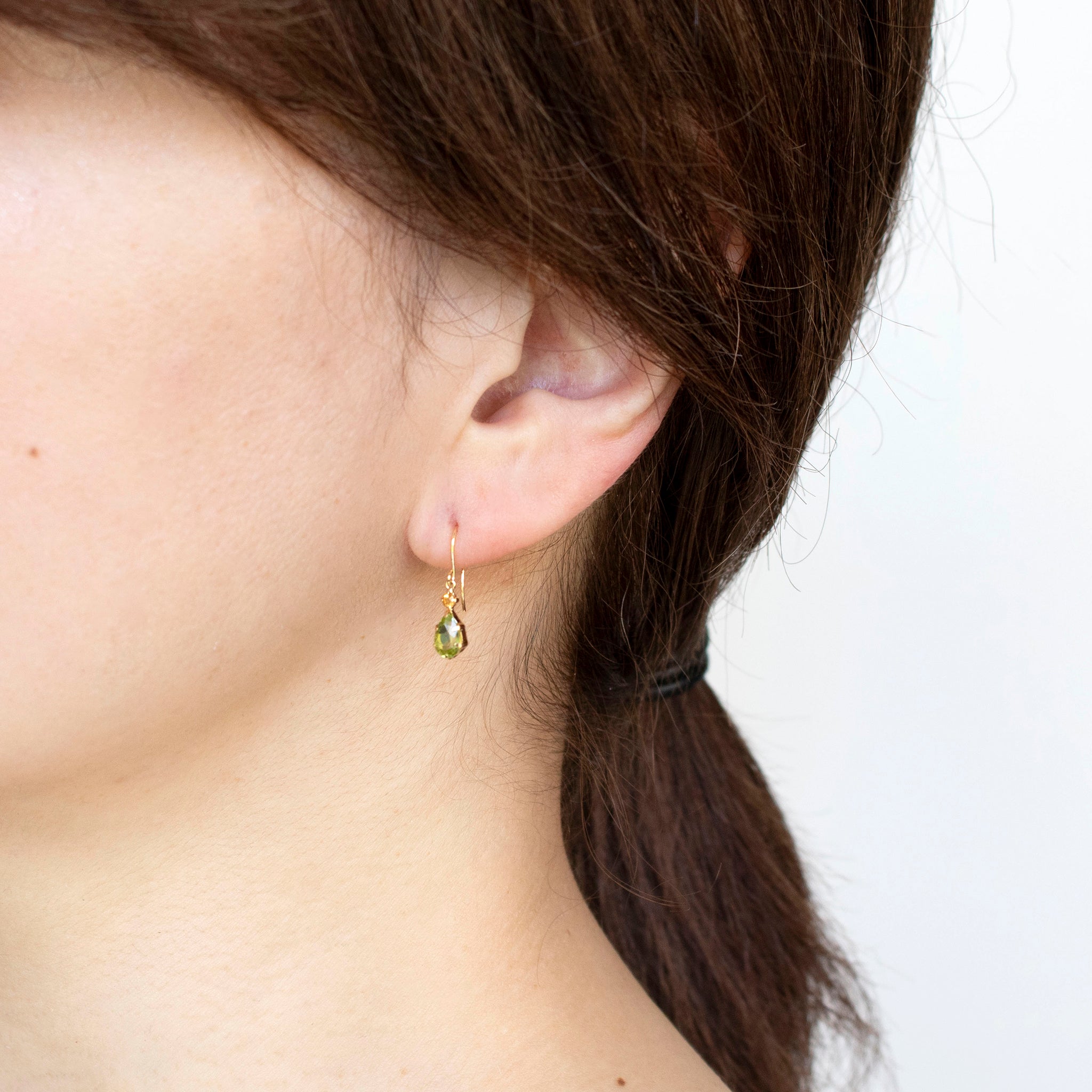 ペリドット/シトリン K18ピアス(ペアシェイプ/8月誕生石)《25H01306》