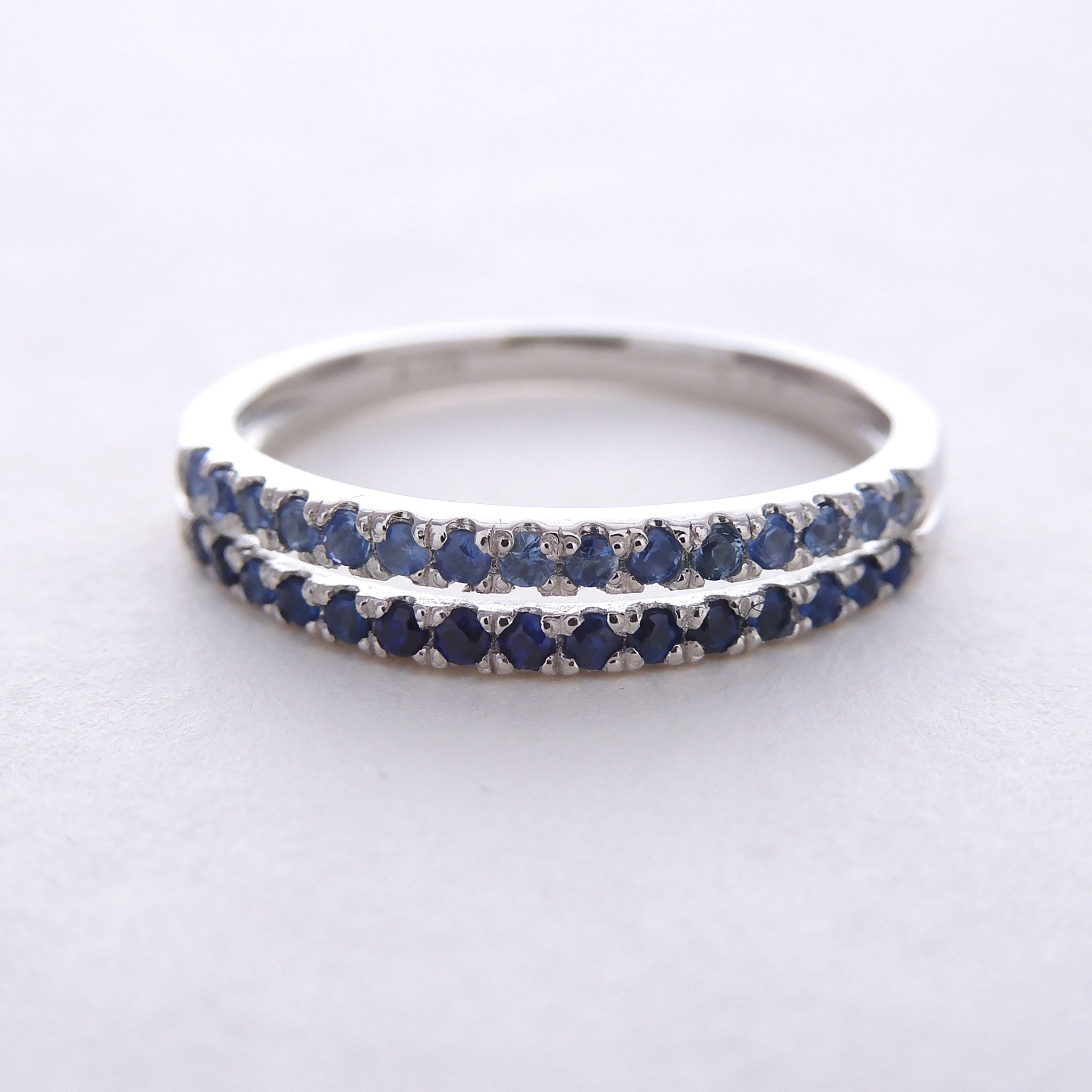 サファイア プラチナリング(9月誕生石)《25H01308》