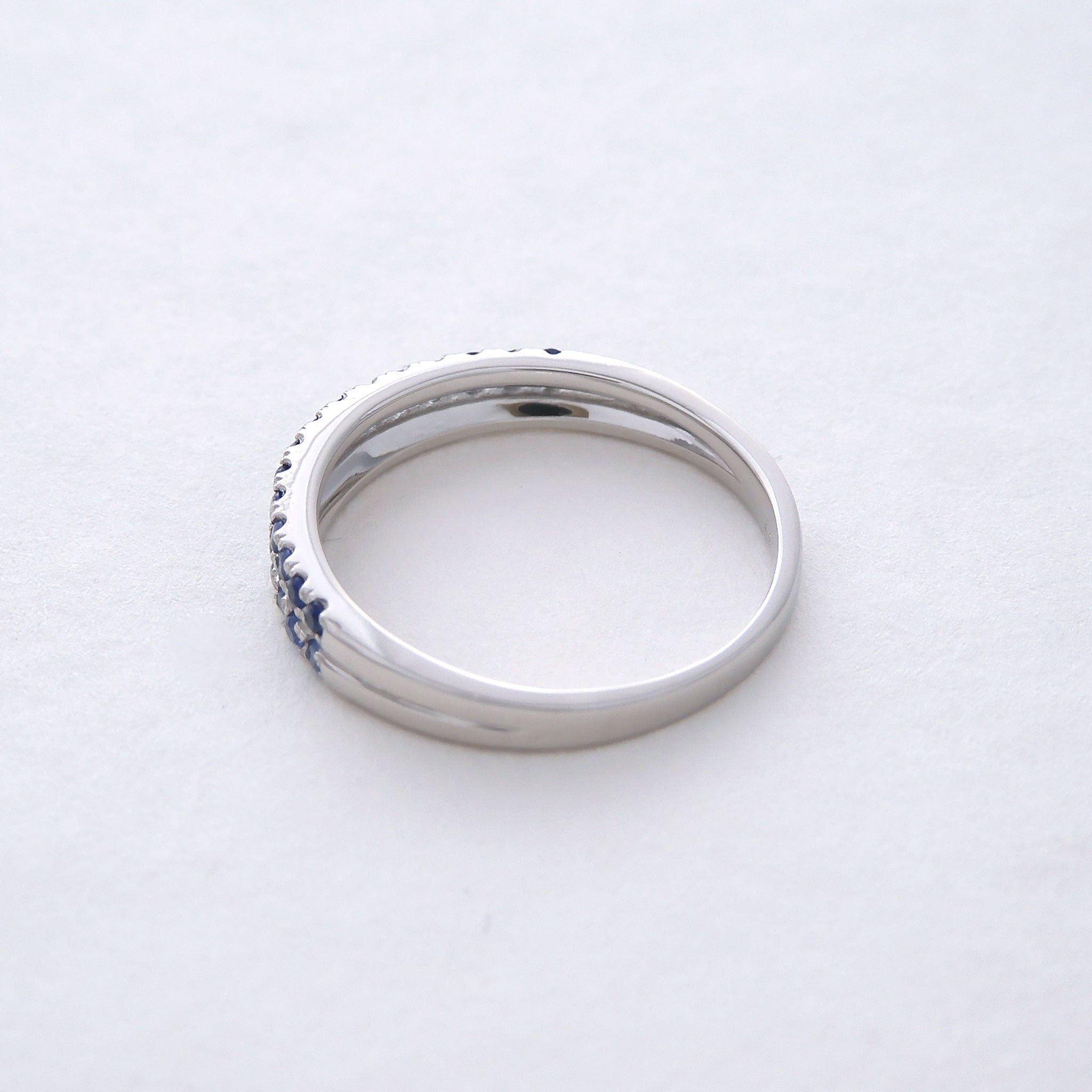 サファイア プラチナリング(9月誕生石)《25H01308》