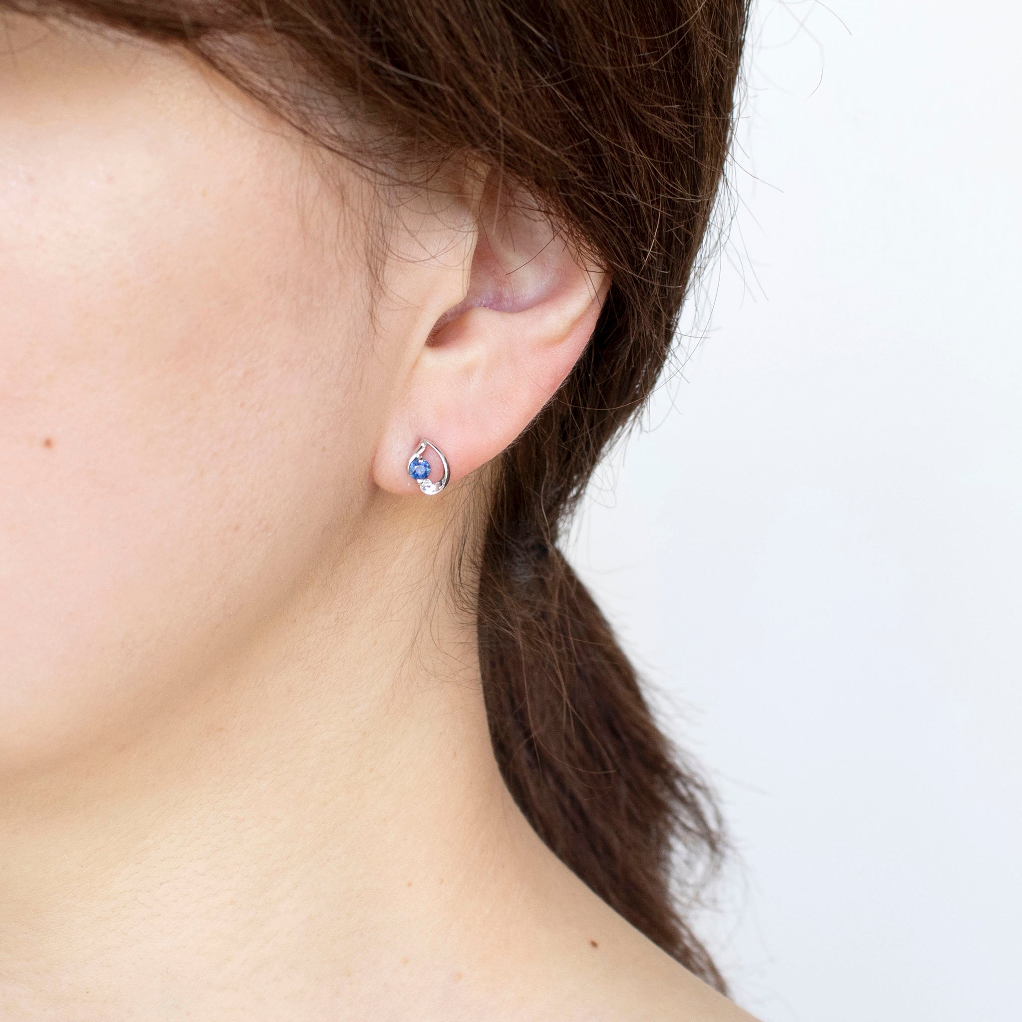 サファイア/ダイヤモンド プラチナピアス(9月誕生石)《25H01309》