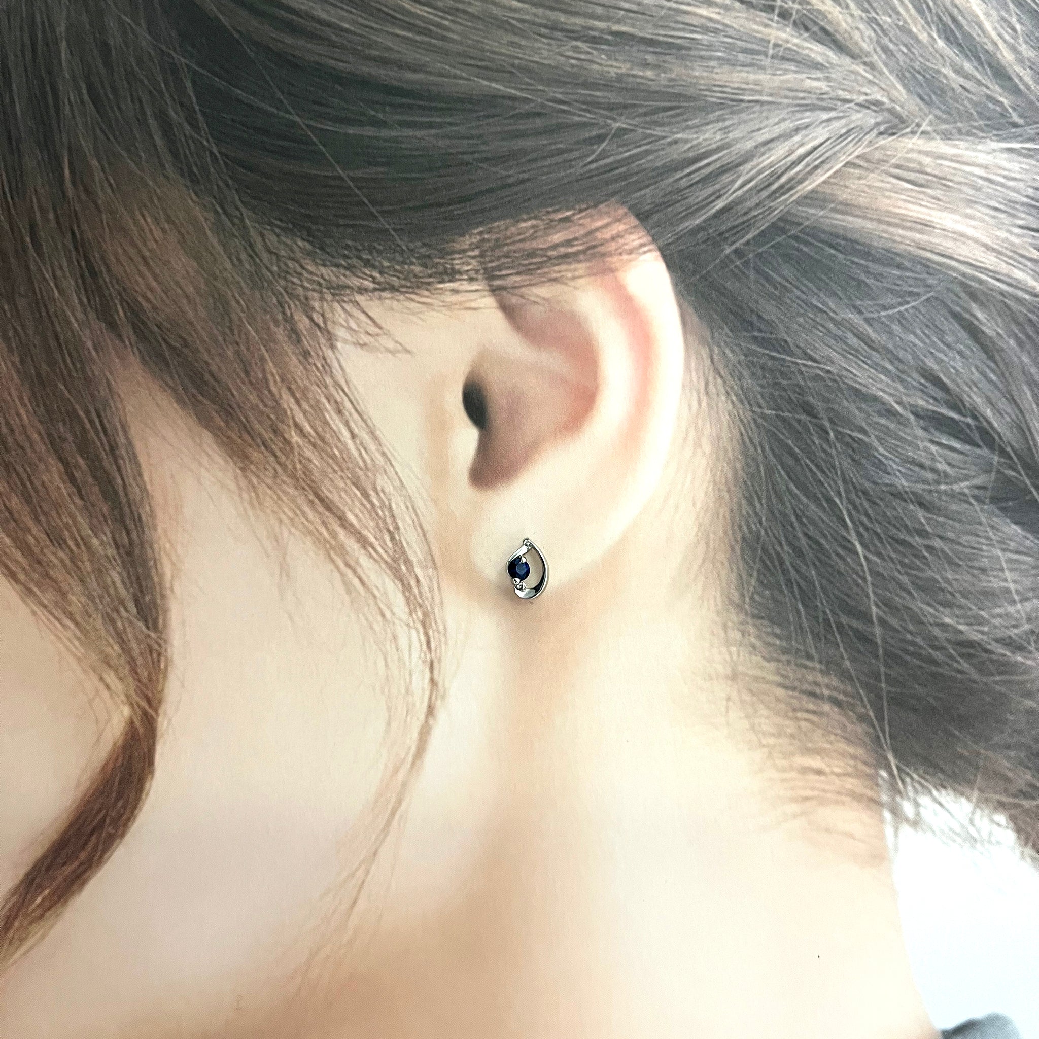 サファイア/ダイヤモンド プラチナピアス(9月誕生石)《25H01309》