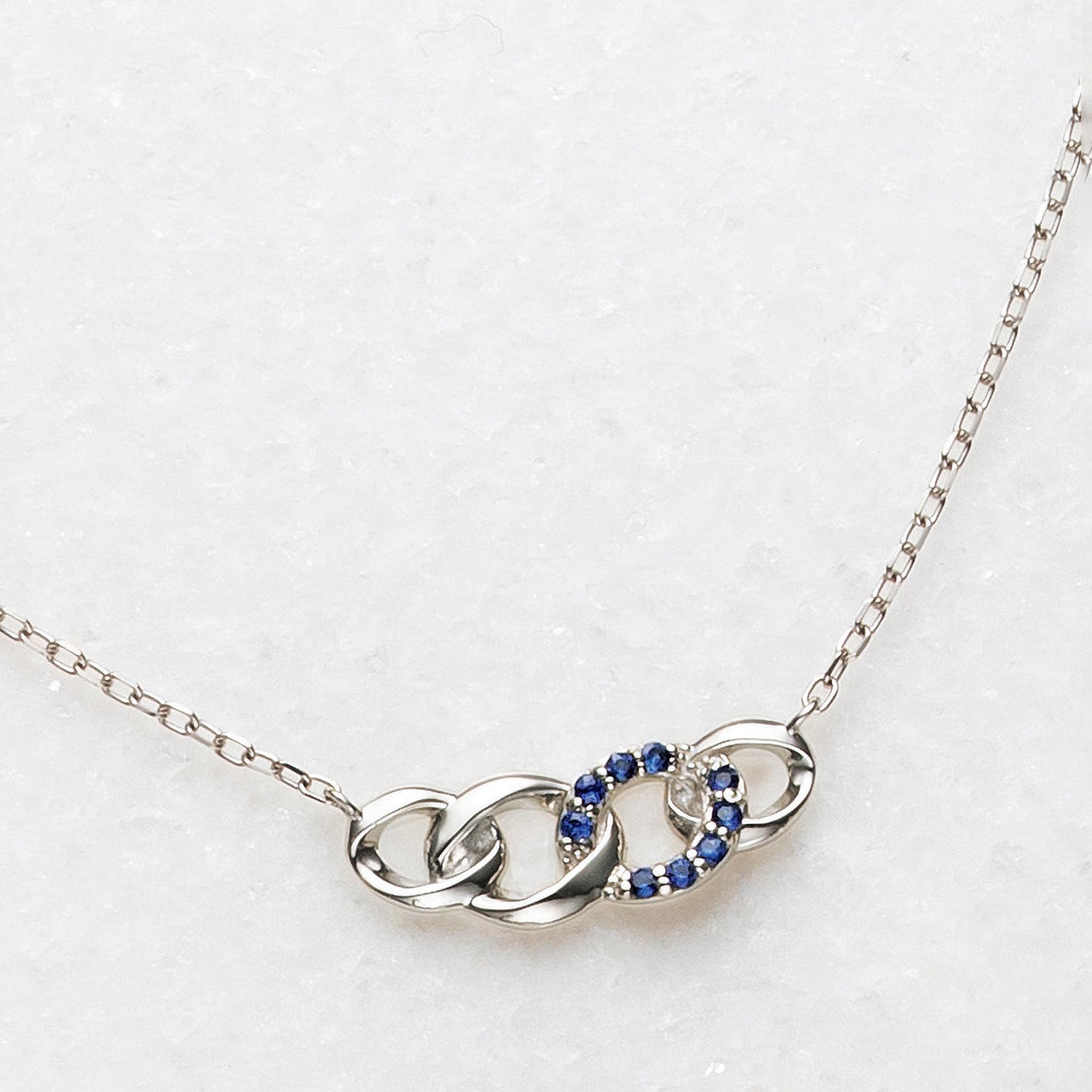 サファイア プラチナネックレス(9月誕生石)《25H01310》