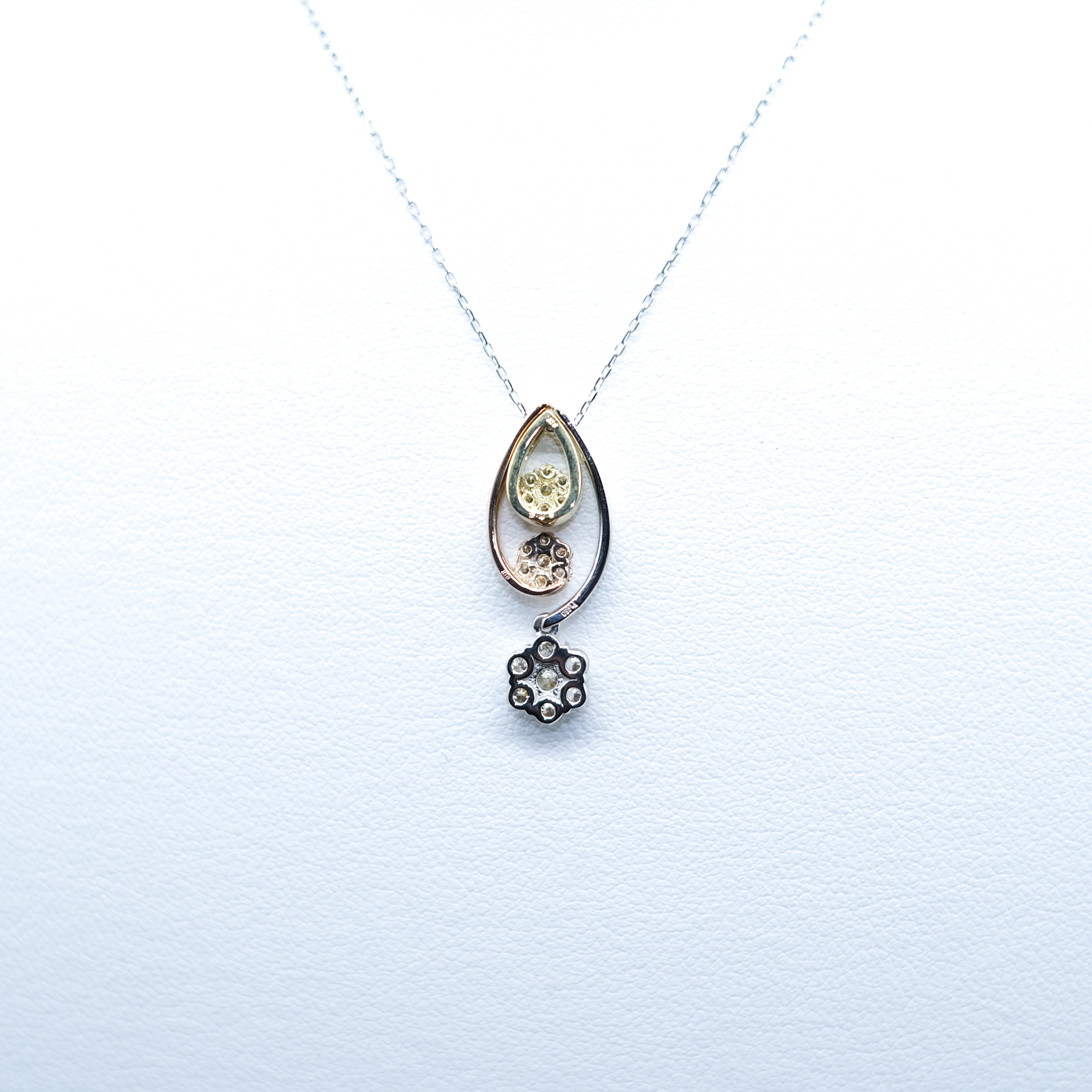 ダイヤモンド K18/プラチナネックレス(フラワーモチーフ/スリーカラー/4月誕生石)《25H01403》