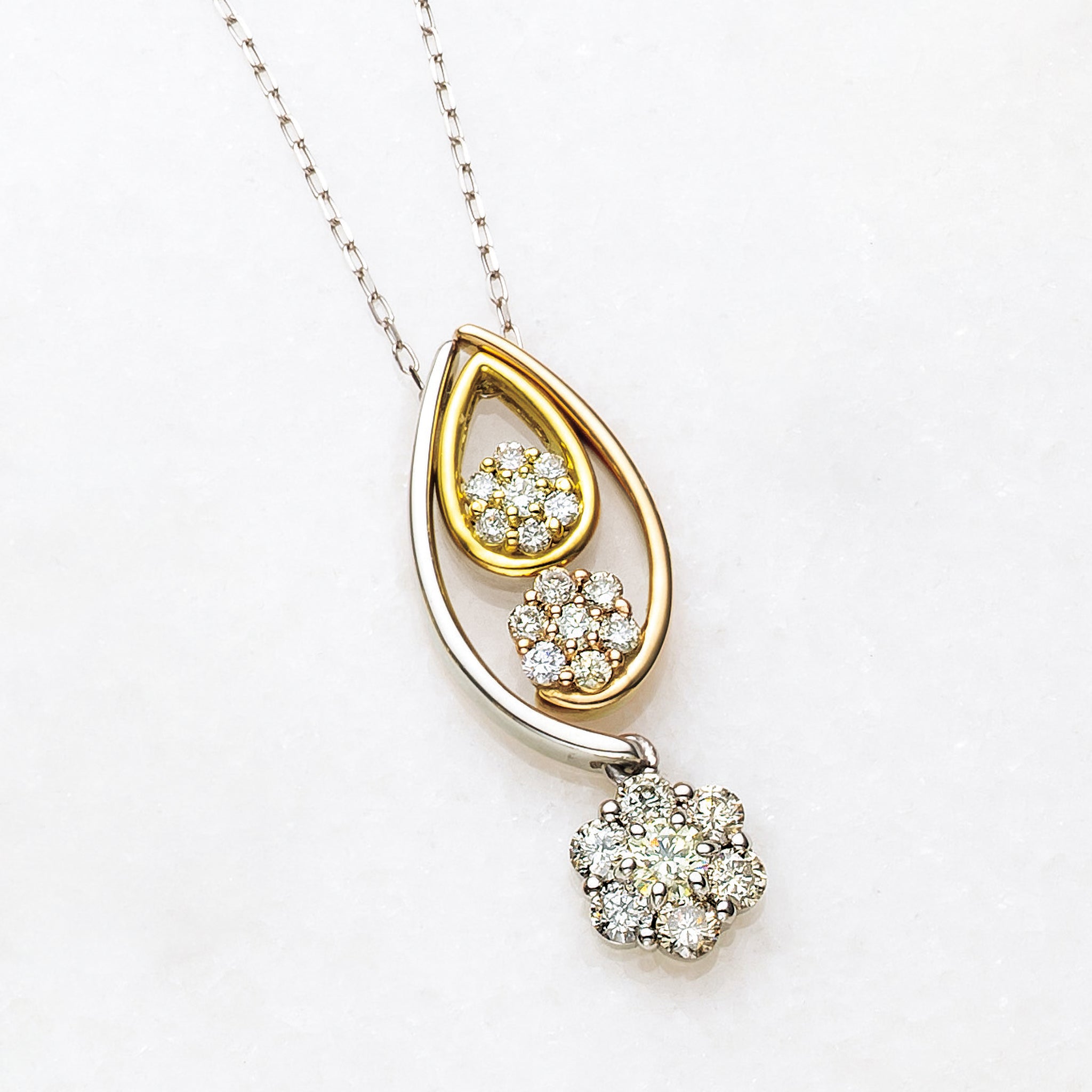 ダイヤモンド K18/プラチナネックレス(フラワーモチーフ/スリーカラー/4月誕生石)《25H01403》