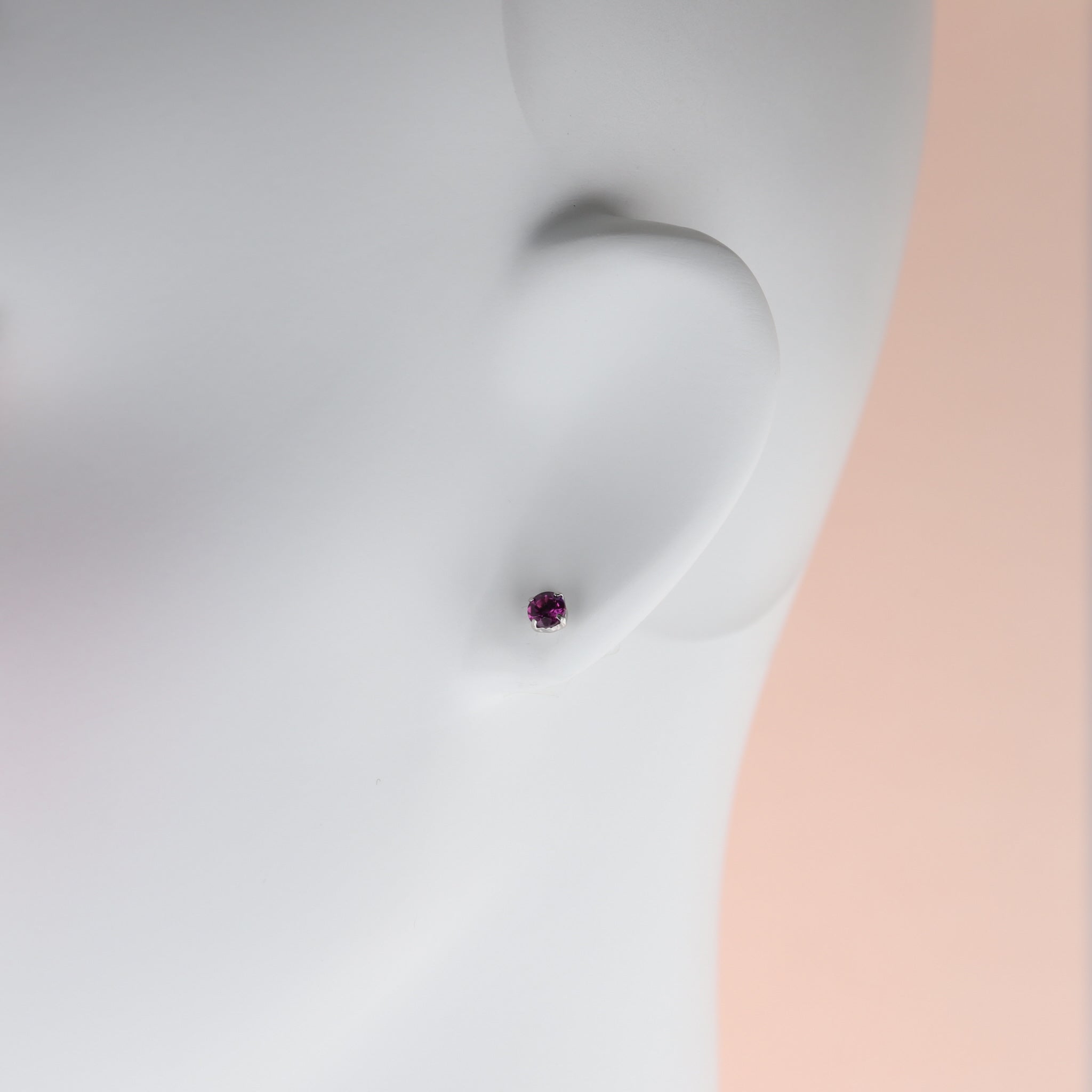 ガーネット プラチナピアス《25H01505》