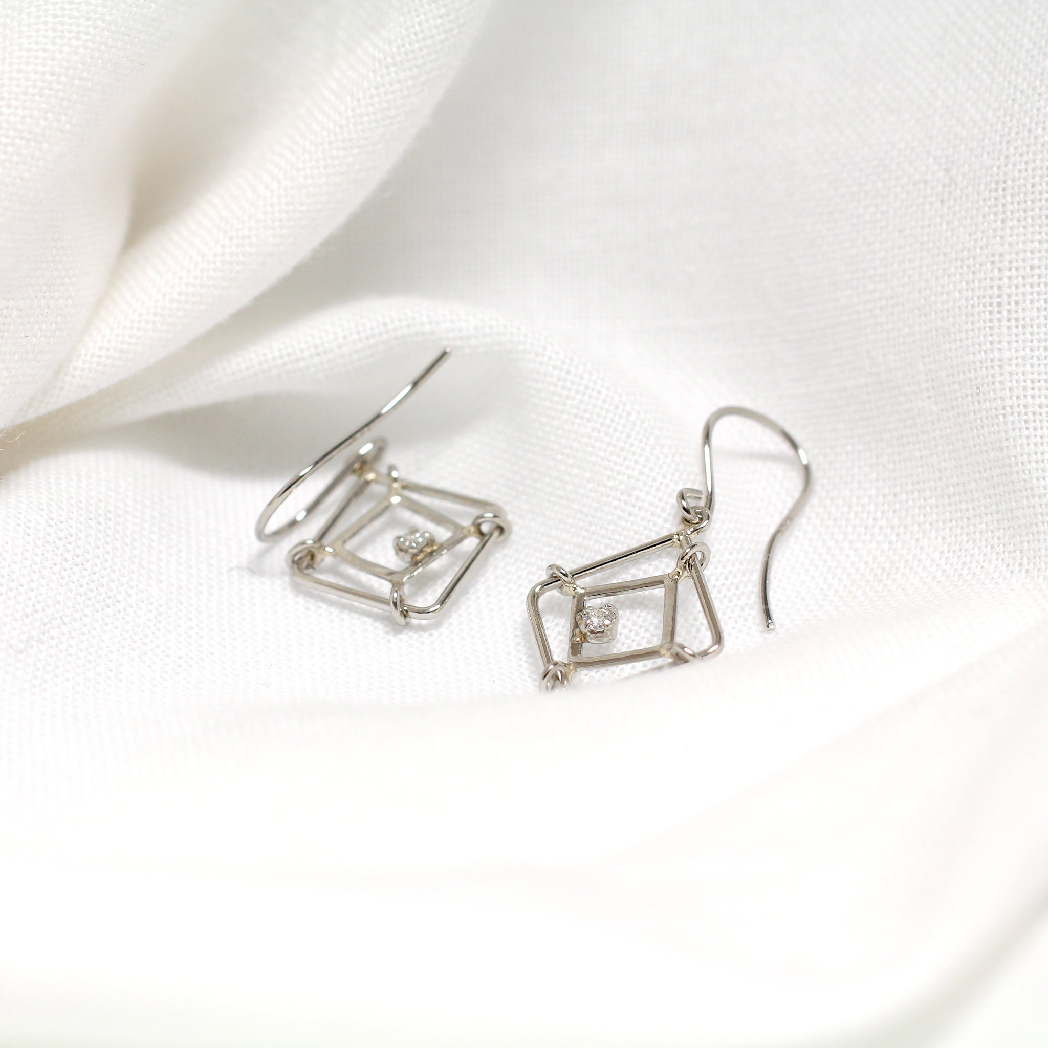 ダイヤモンド プラチナピアス(4月誕生石)《25H01511》