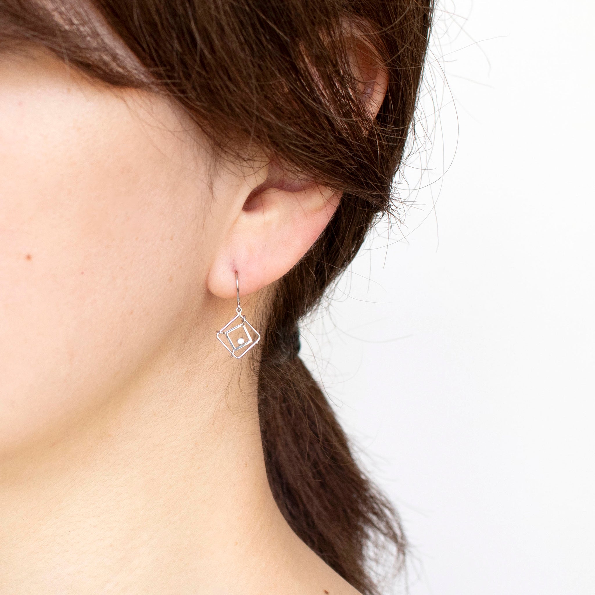 ダイヤモンド プラチナピアス(4月誕生石)《25H01511》