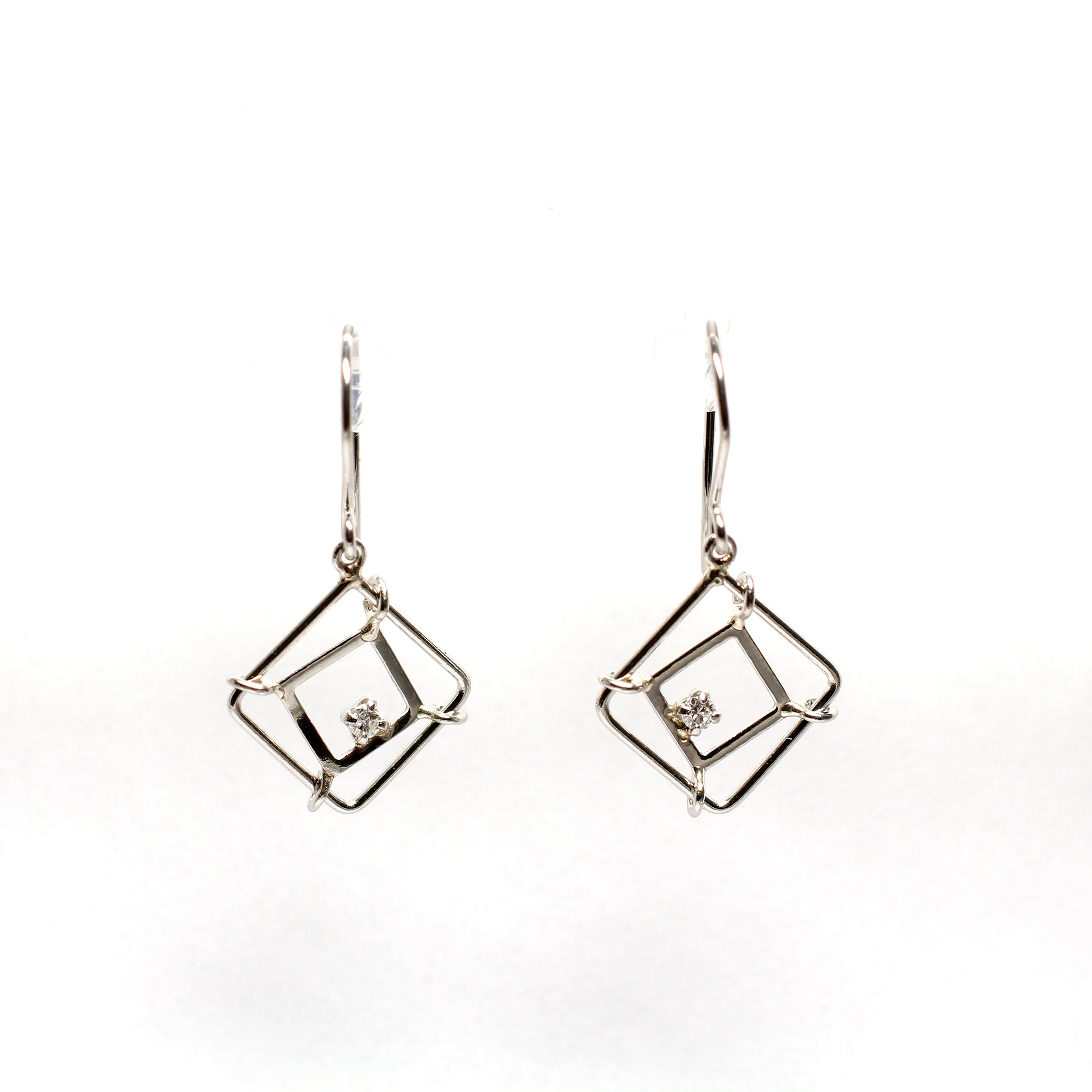 ダイヤモンド プラチナピアス(4月誕生石)《25H01511》