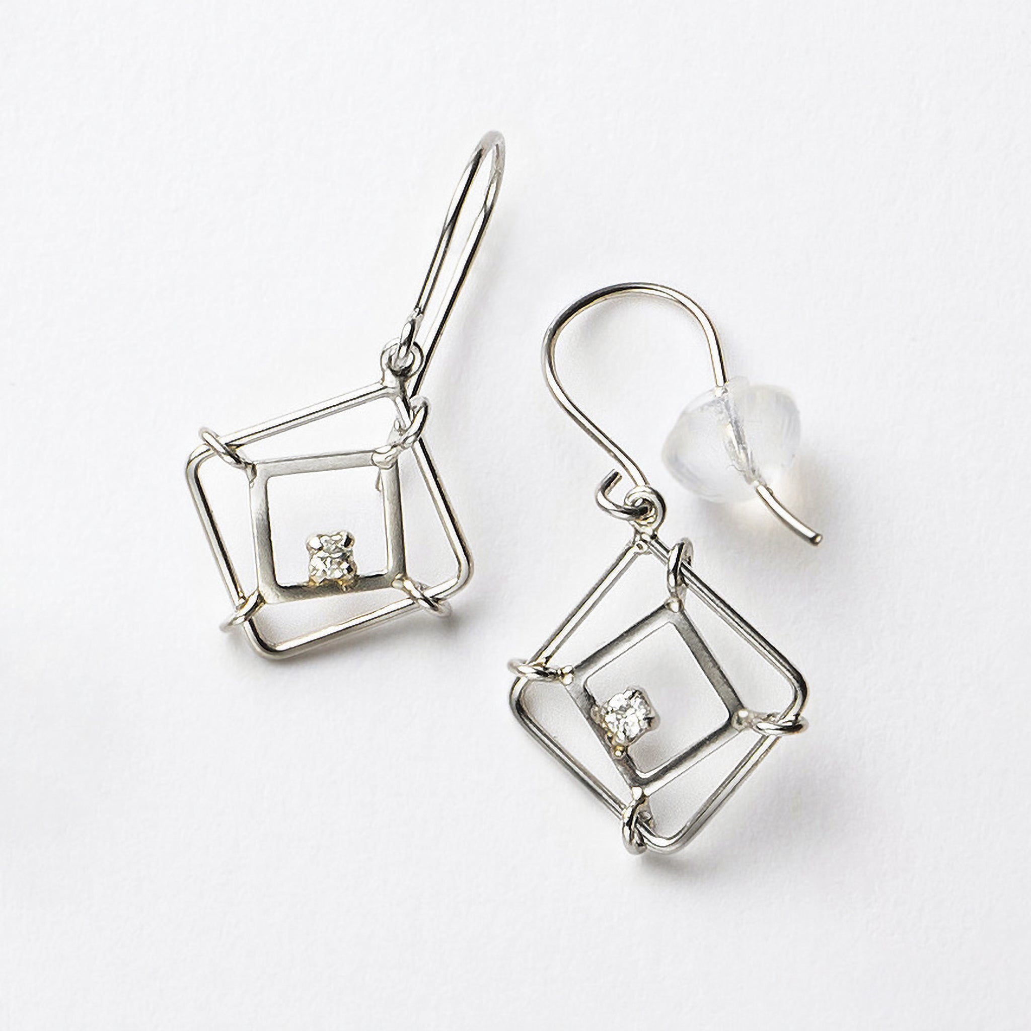 ダイヤモンド プラチナピアス(4月誕生石)《25H01511》