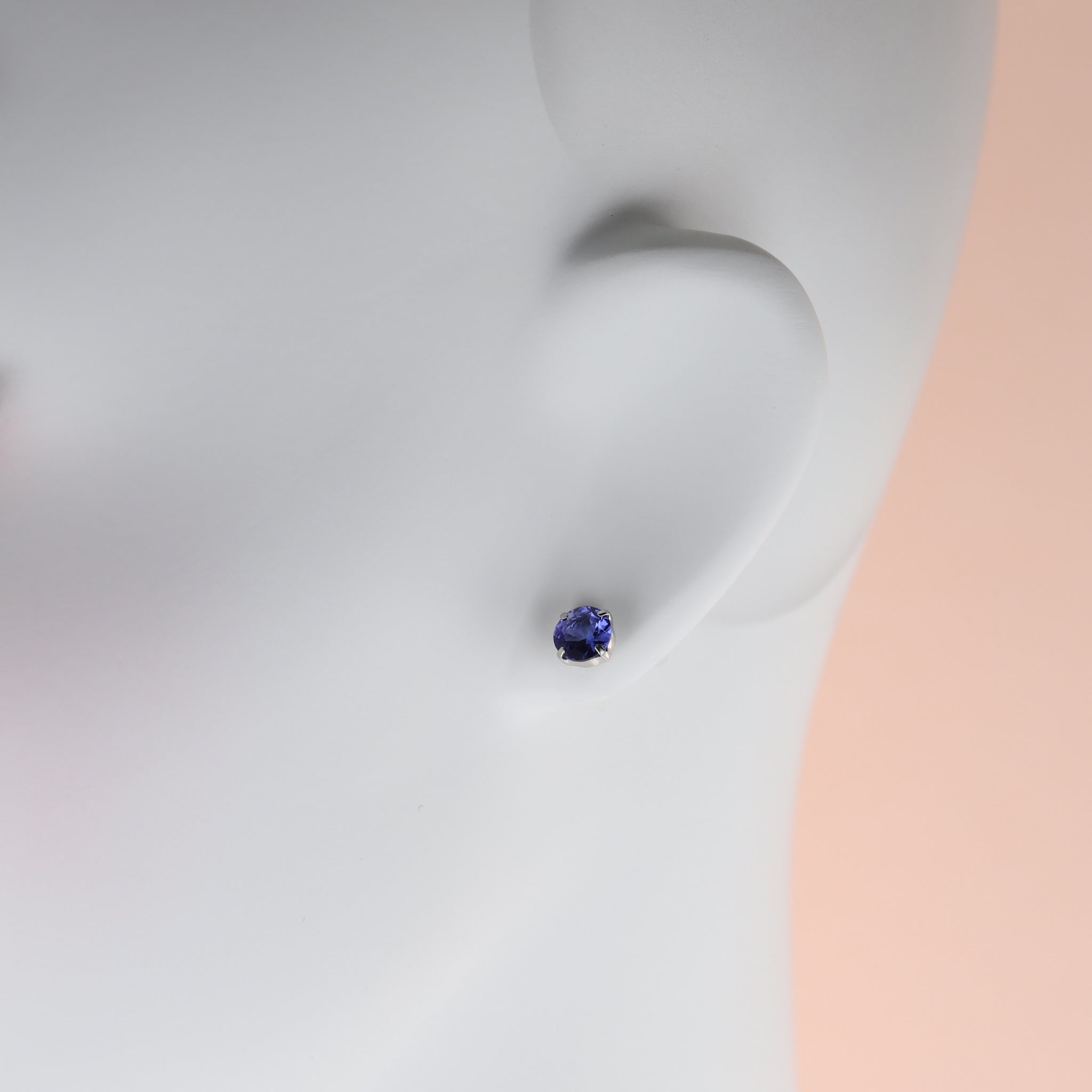 タンザナイト プラチナピアス(12月誕生石)《25H01604》