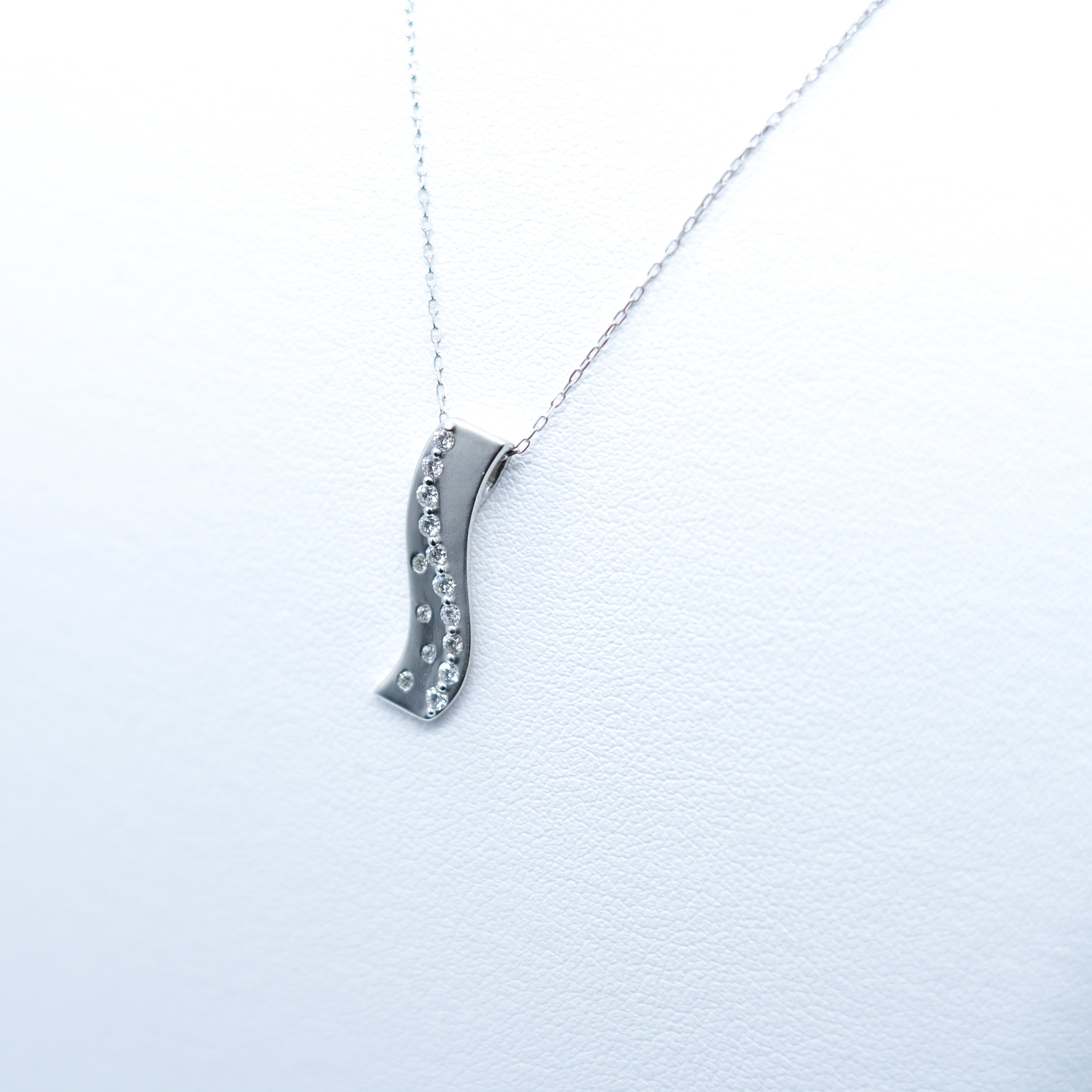 ダイヤモンド プラチナネックレス(4月誕生石)《25H01606》