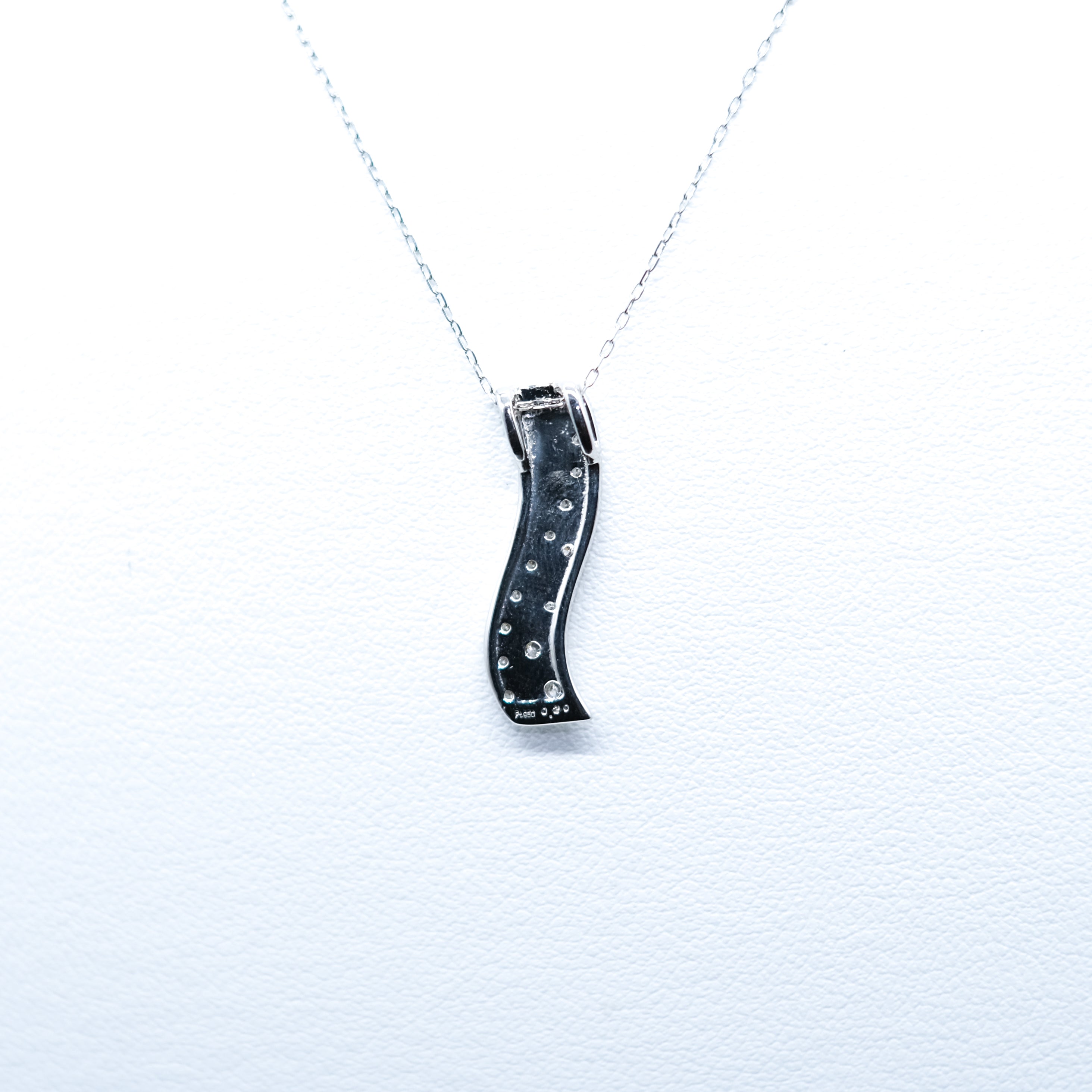 ダイヤモンド プラチナネックレス(4月誕生石)《25H01606》