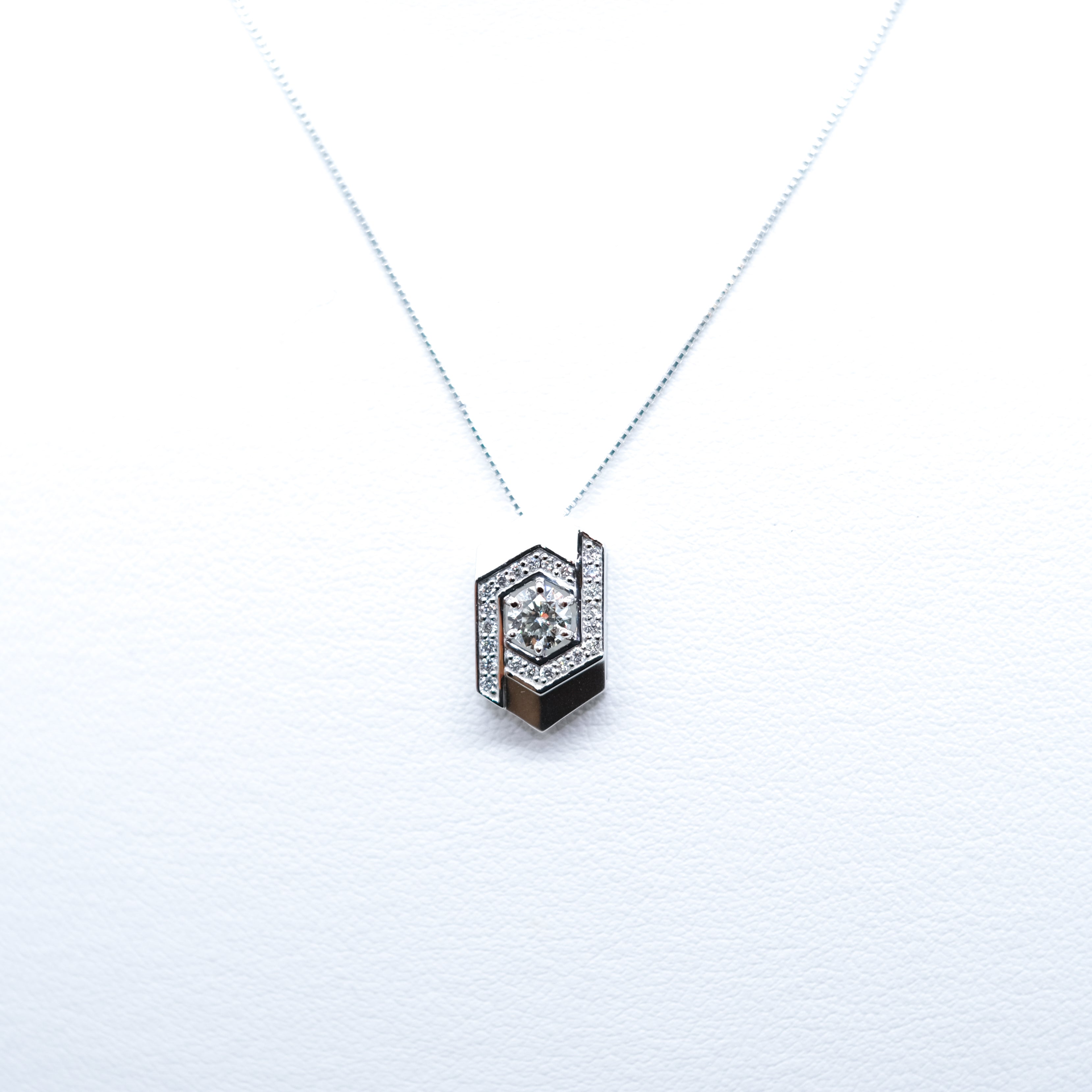 ダイヤモンド プラチナネックレス(0.3カラット/Hカラー/SIクラス/GOOD/4月誕生石/グレーディングレポート付)《25H01701》