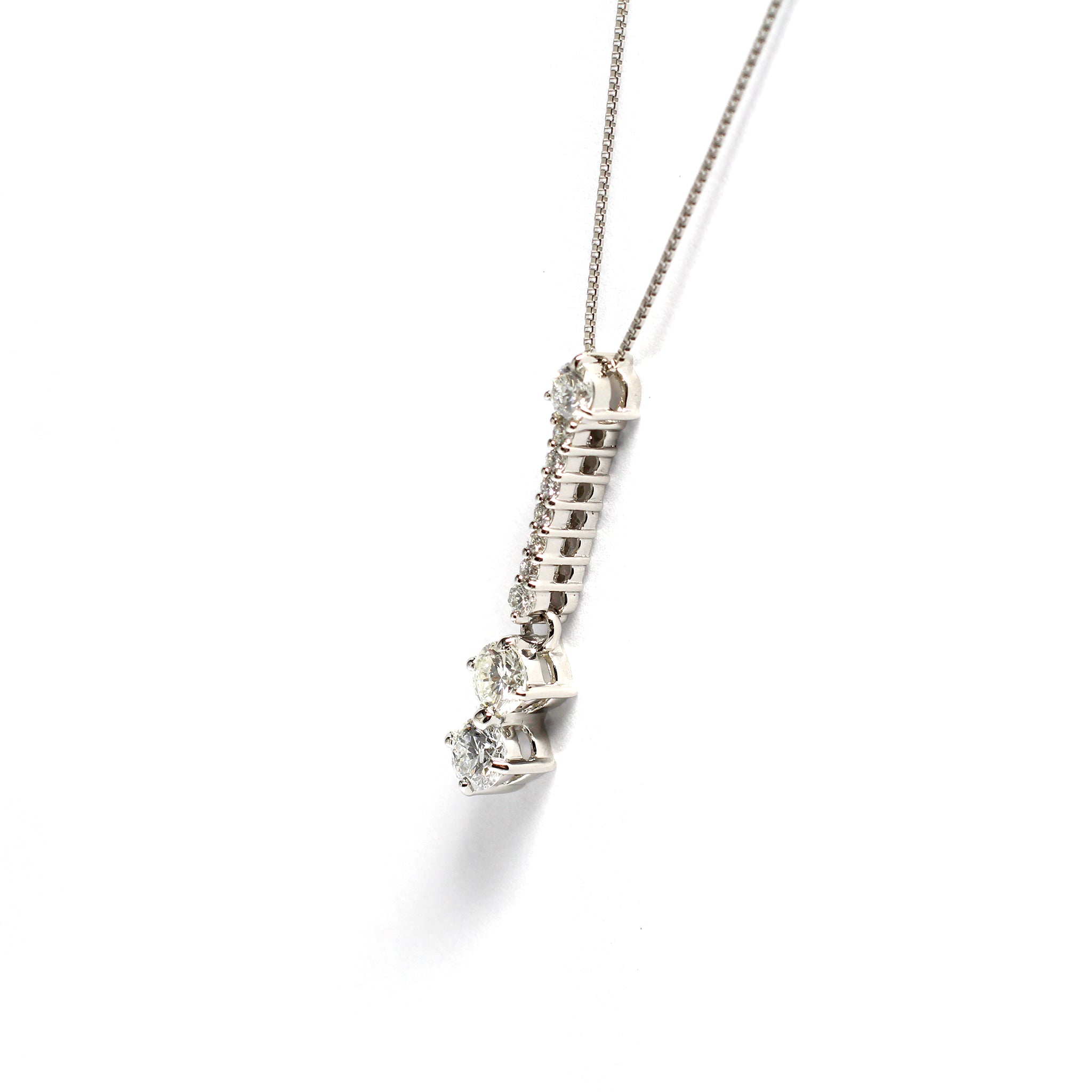 ダイヤモンド プラチナネックレス(4月誕生石/鑑別書付)《25H01702》