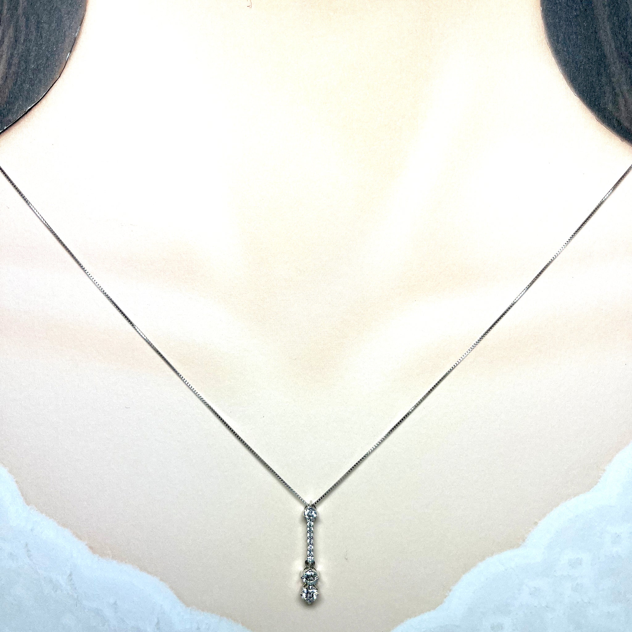 ダイヤモンド プラチナネックレス(4月誕生石/鑑別書付)《25H01702》