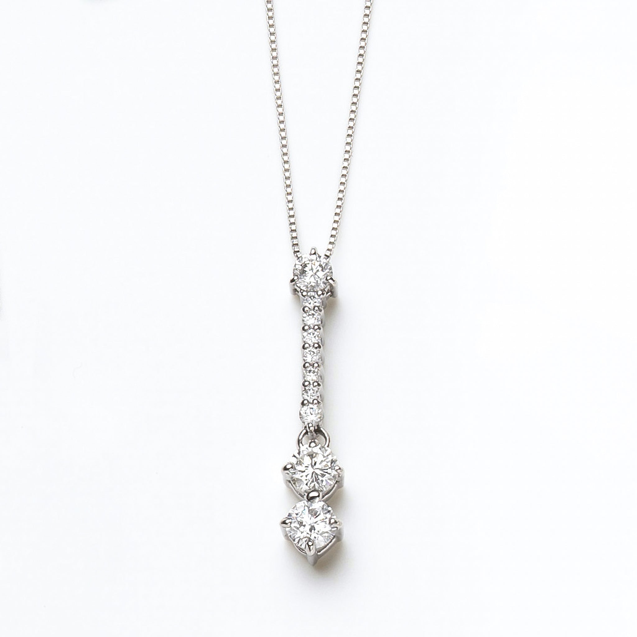 ダイヤモンド プラチナネックレス(4月誕生石/鑑別書付)《25H01702》