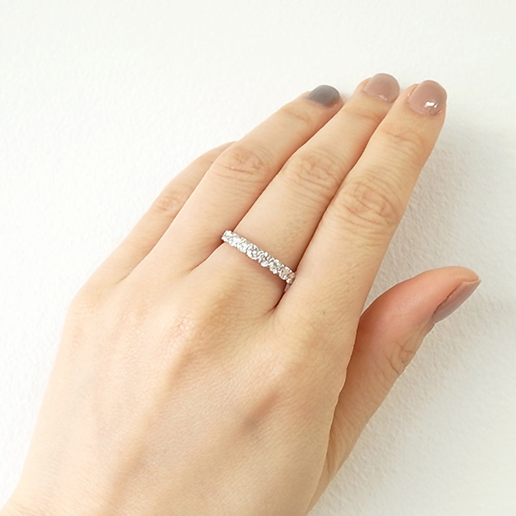 ダイヤモンド プラチナリング(計0.7カラット/ハーフエタニティ/4月誕生石/鑑別書付)《25H01802》