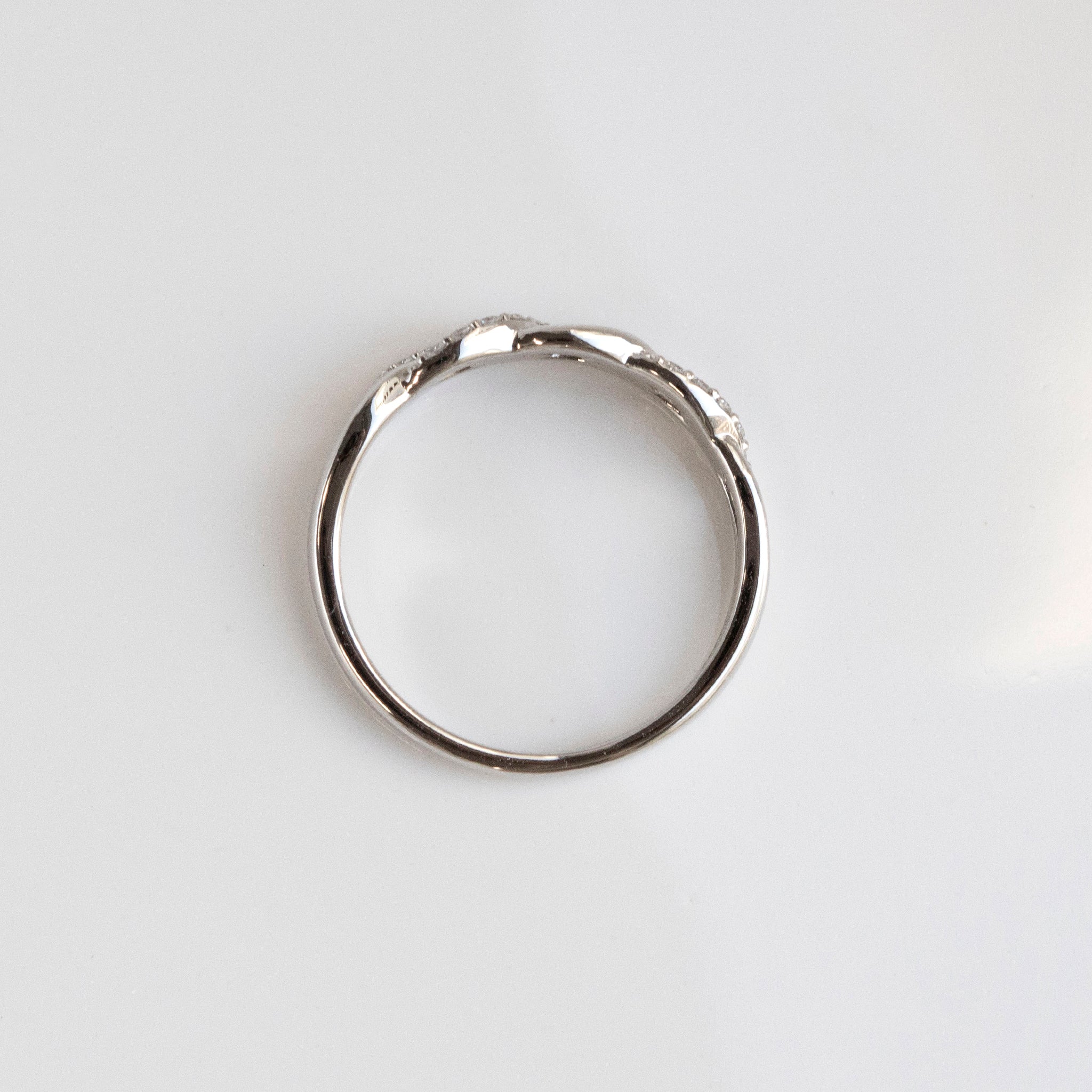 ダイヤモンド プラチナリング(リーフモチーフ/4月誕生石)《25H01805》