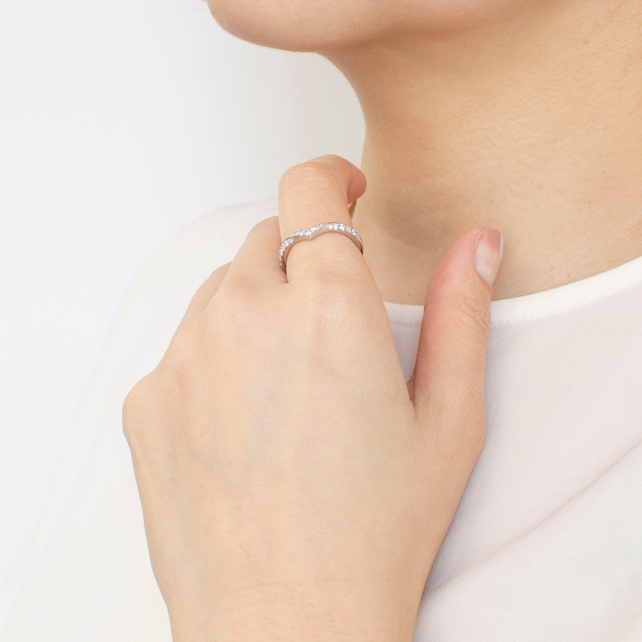 ダイヤモンド プラチナリング(V字/4月誕生石)《25H01807》