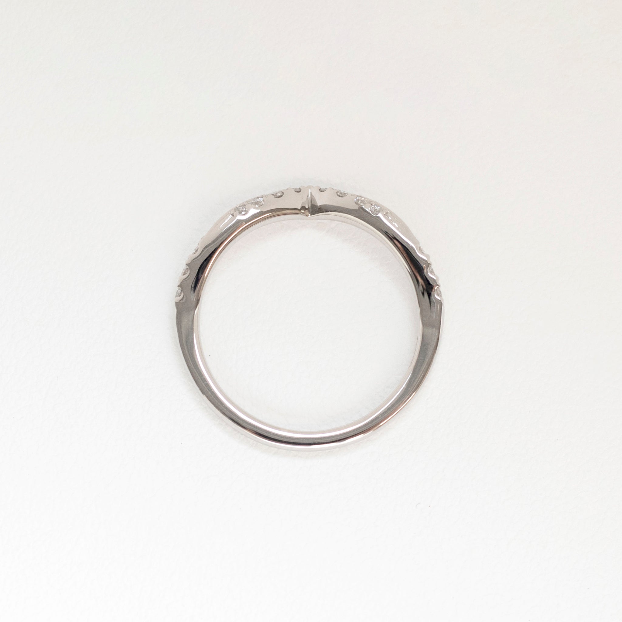 ダイヤモンド プラチナリング(V字/4月誕生石)《25H01807》