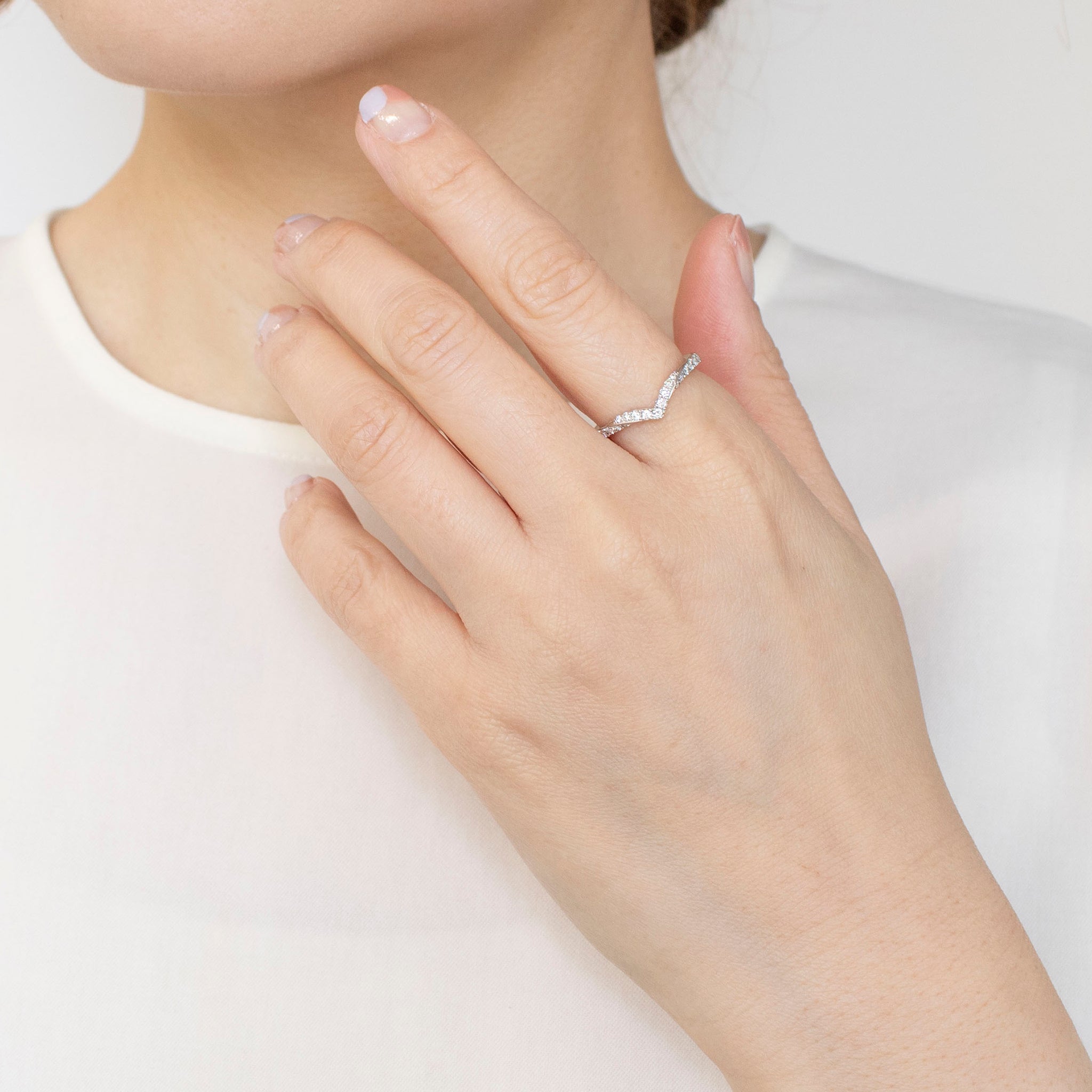 ダイヤモンド プラチナリング(V字/4月誕生石)《25H01807》