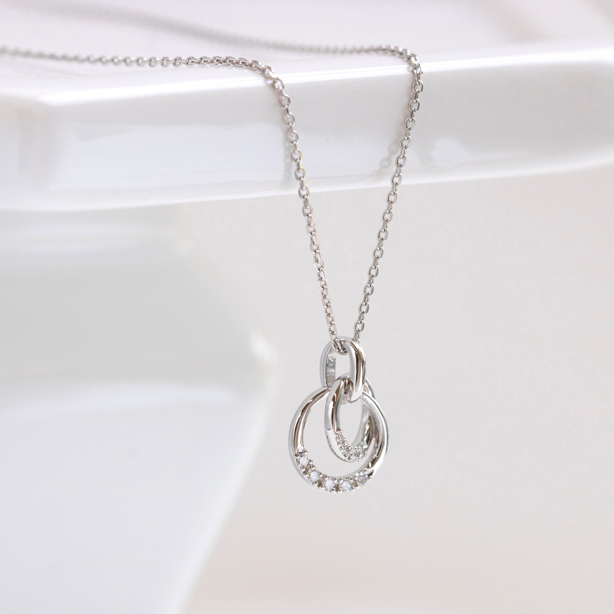 ダイヤモンド プラチナネックレス(4月誕生石)《25H01810》