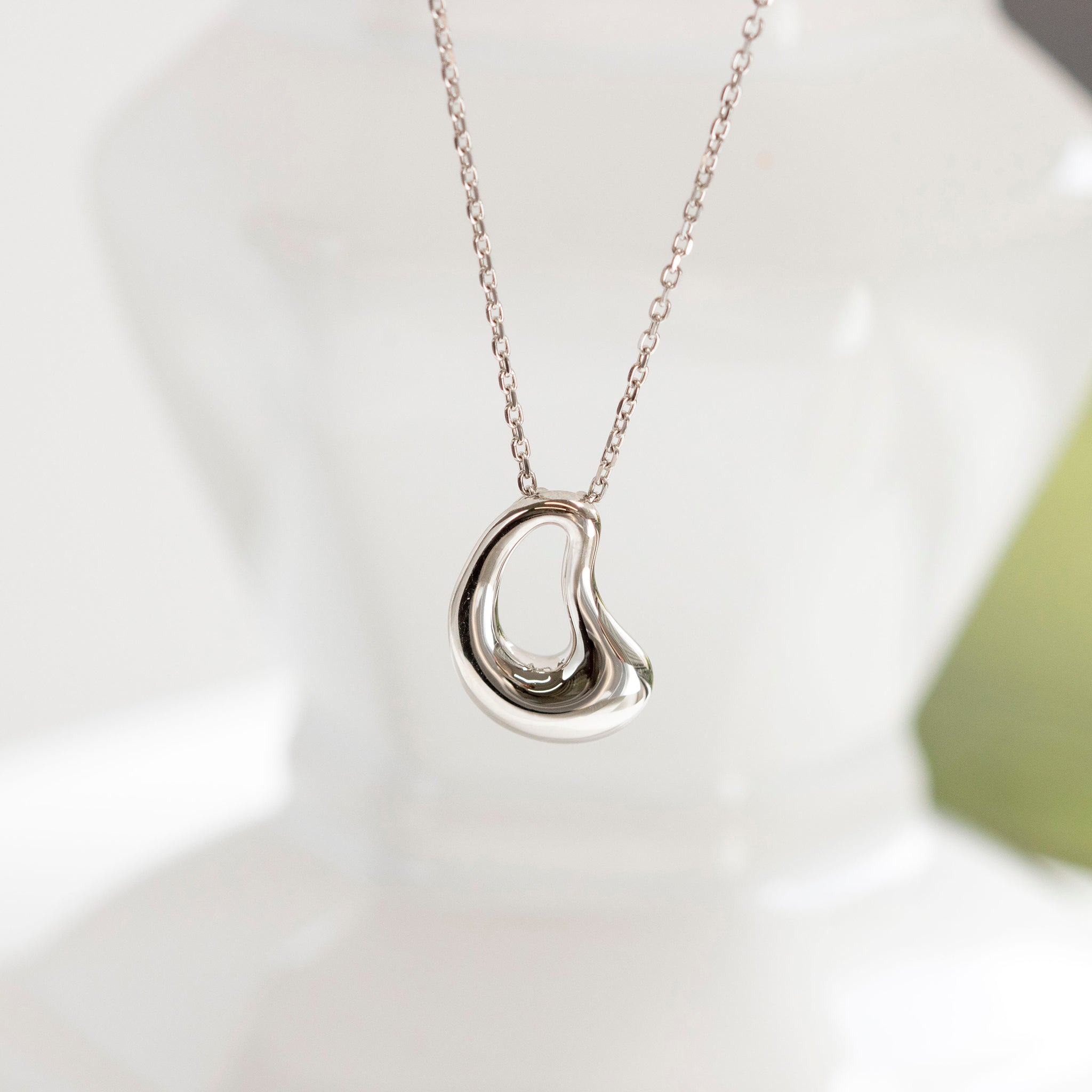 プラチナネックレス(雫モチーフ/4月誕生石)《25H01902》