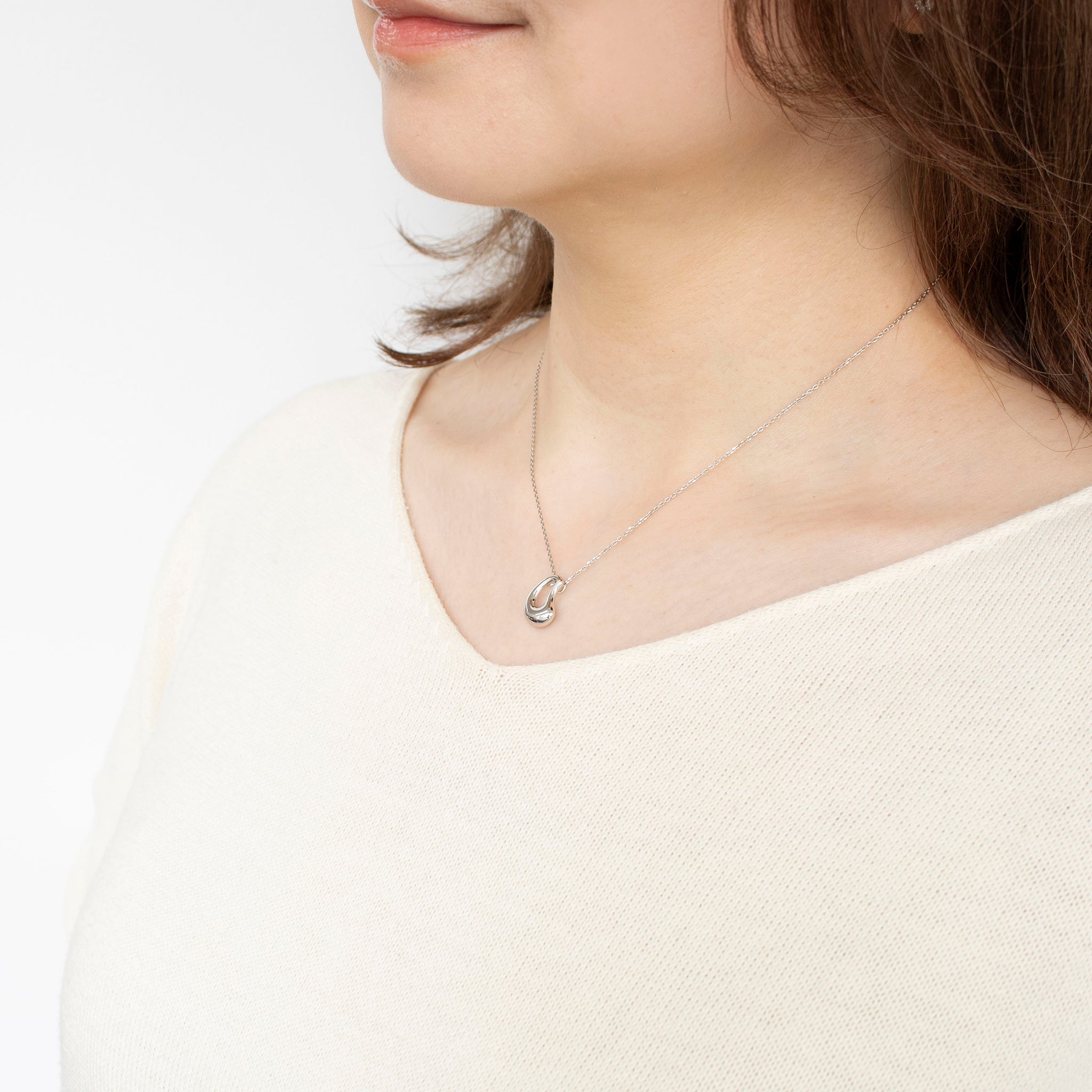 プラチナネックレス(雫モチーフ/4月誕生石)《25H01902》