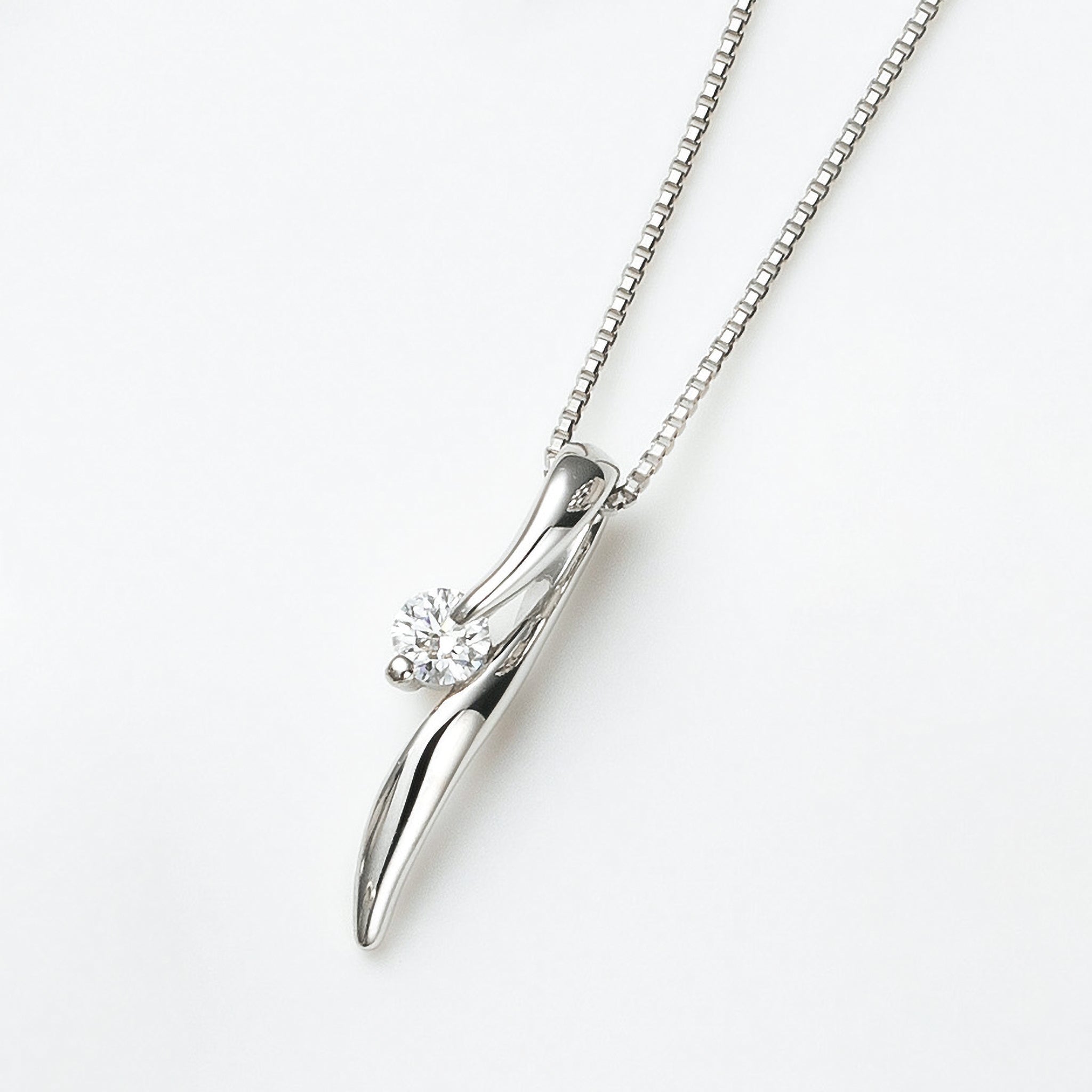 ダイヤモンド プラチナネックレス(4月誕生石)《25H01905》