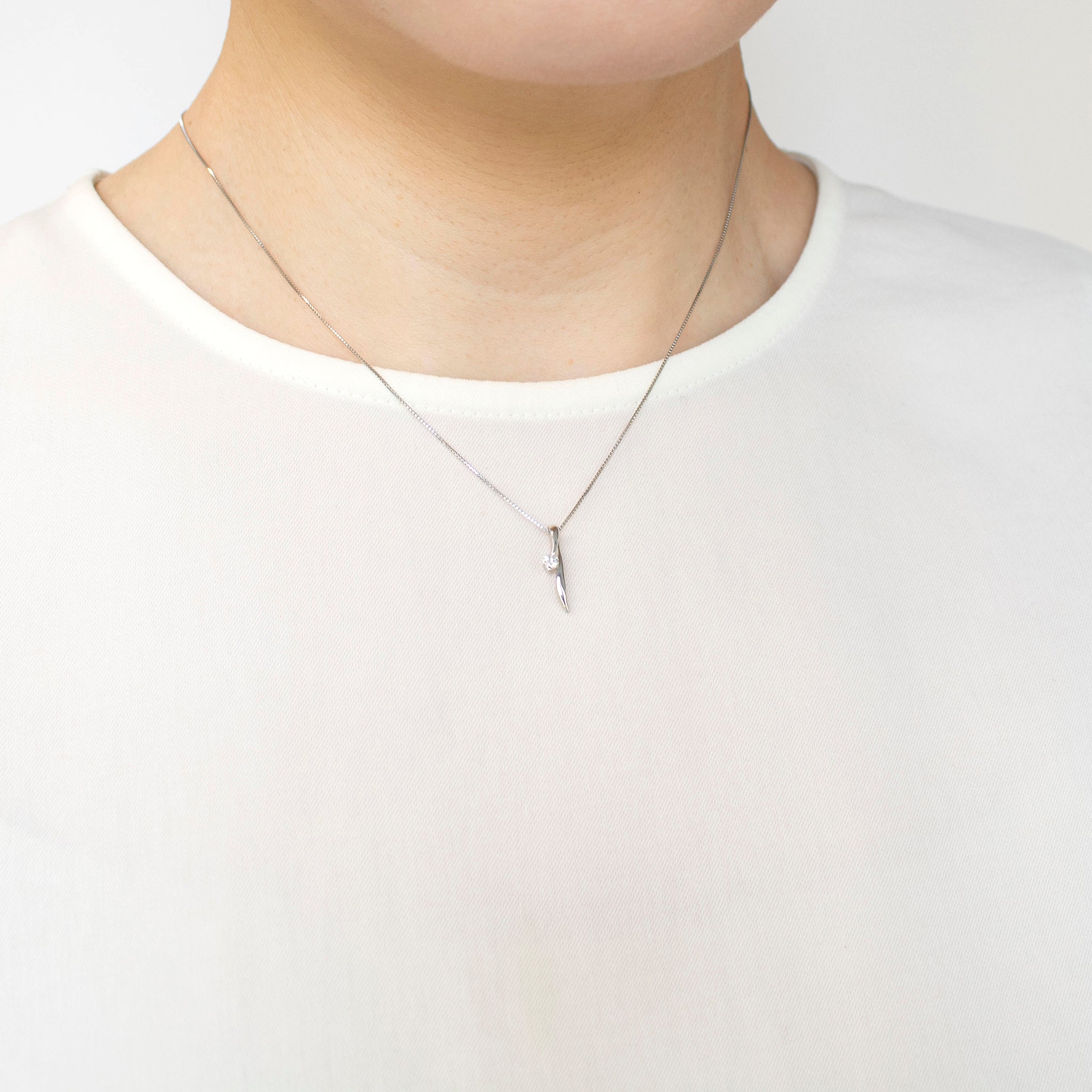 ダイヤモンド プラチナネックレス(4月誕生石)《25H01905》