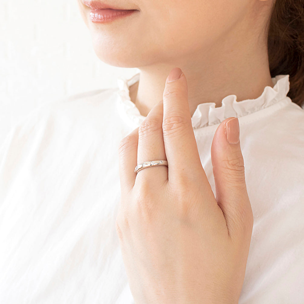 ダイヤモンド プラチナリング(ドッツ/4月誕生石)《25H01907》