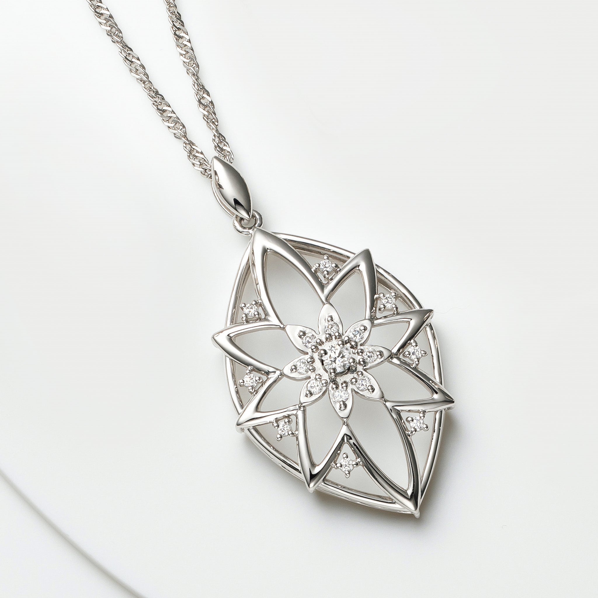 ダイヤモンド プラチナネックレス(ロング/60cm/4月誕生石/鑑別書付)《25H01910》