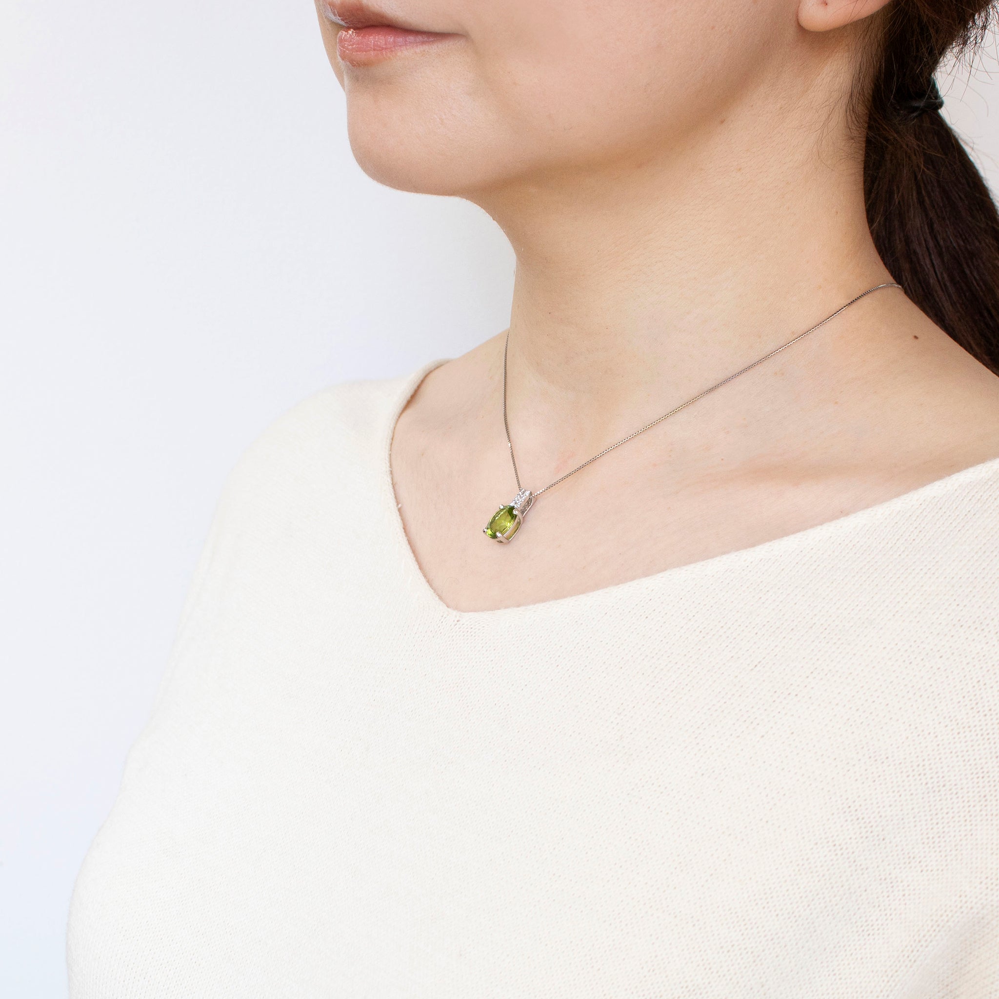 ペリドット/ダイヤモンド プラチナネックレス(2.5カラット/8月誕生石)《25H02109》