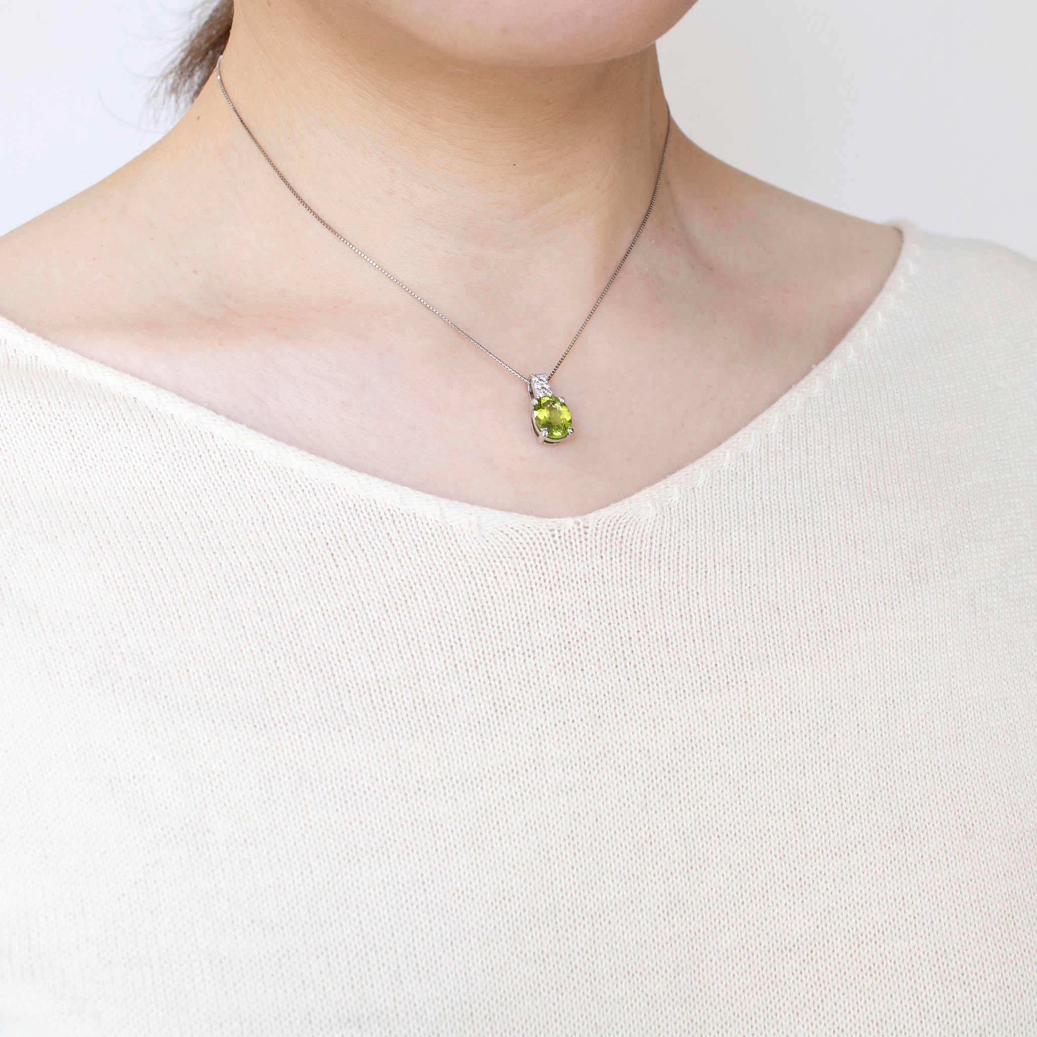 ペリドット/ダイヤモンド プラチナネックレス(2.5カラット/8月誕生石)《25H02109》
