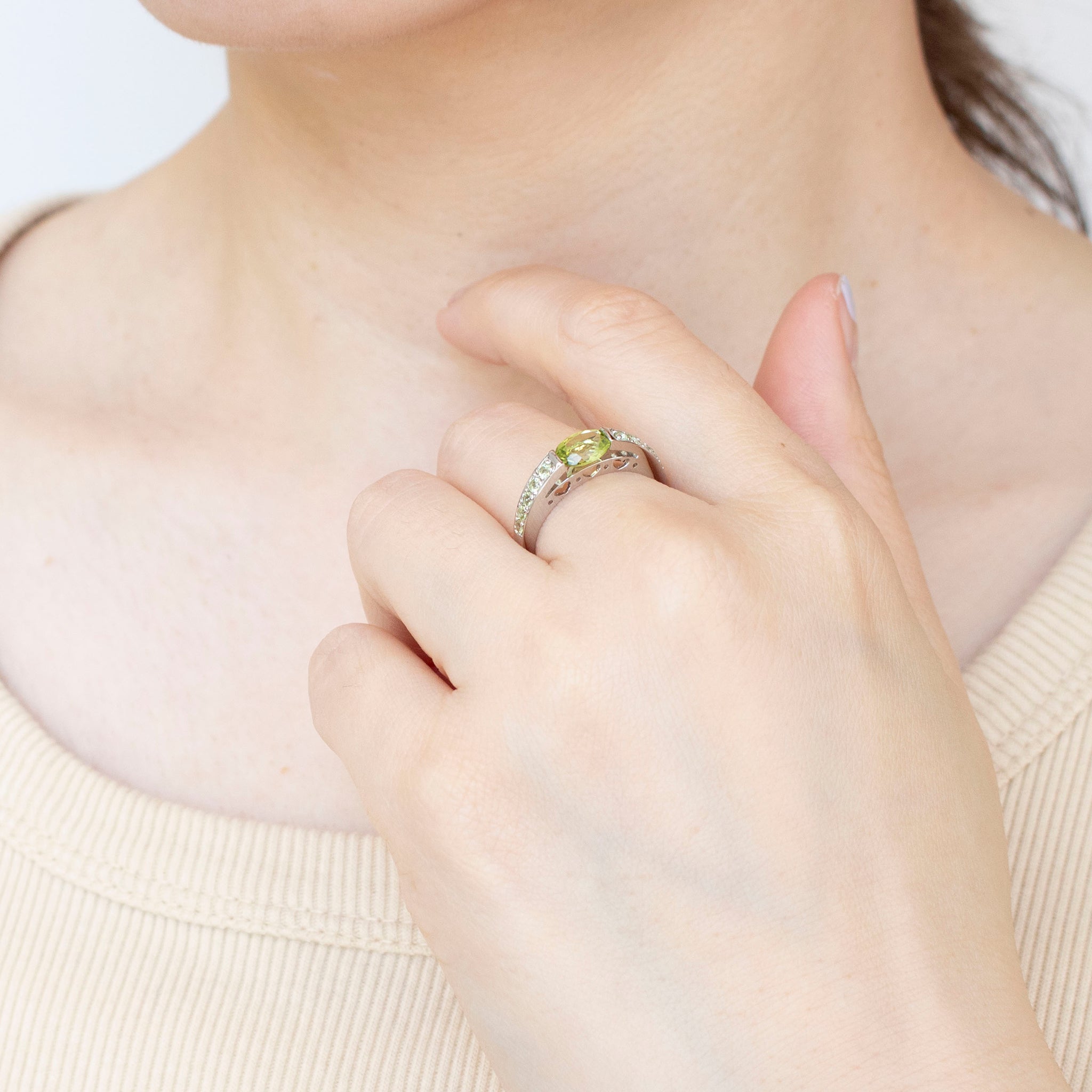 ペリドット プラチナリング(8月誕生石)《25H02110》