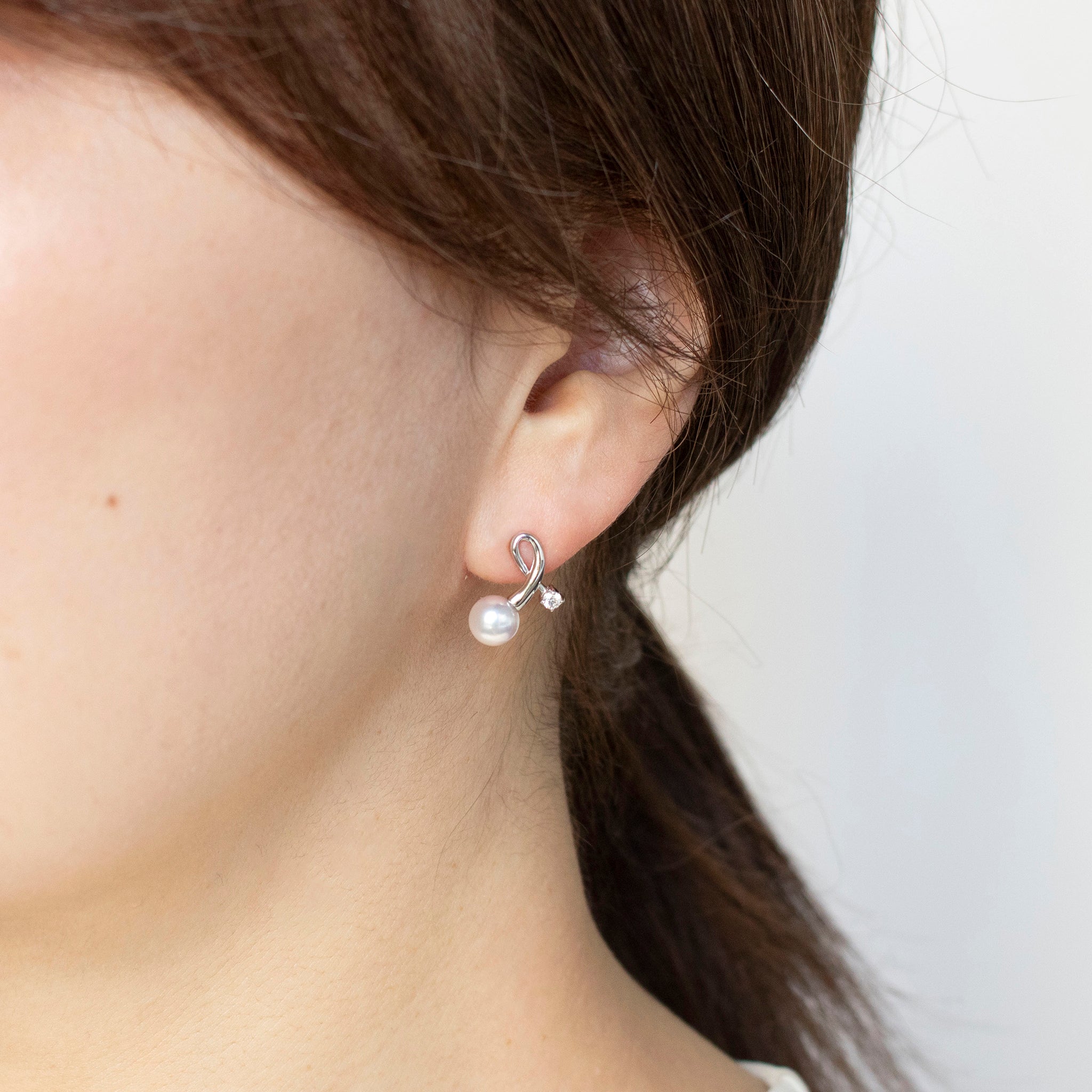 パール/ダイヤモンド プラチナピアス(アコヤ真珠/6mm/6月誕生石)《25H02201》