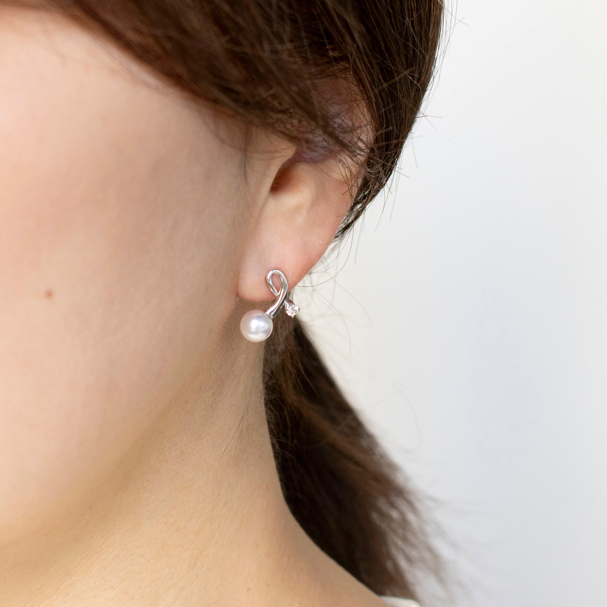 パール/ダイヤモンド プラチナピアス(アコヤ真珠/6mm/6月誕生石)《25H02201》