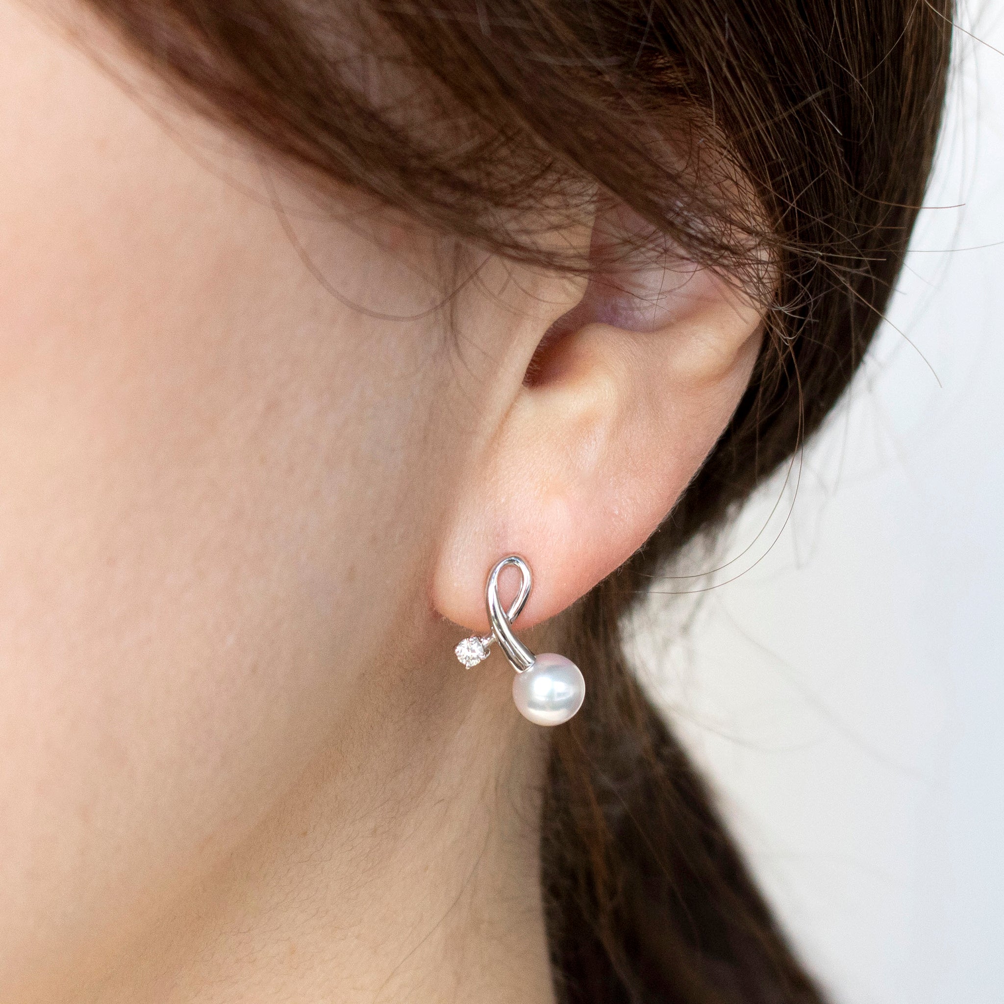 パール/ダイヤモンド プラチナピアス(アコヤ真珠/6mm/6月誕生石)《25H02201》