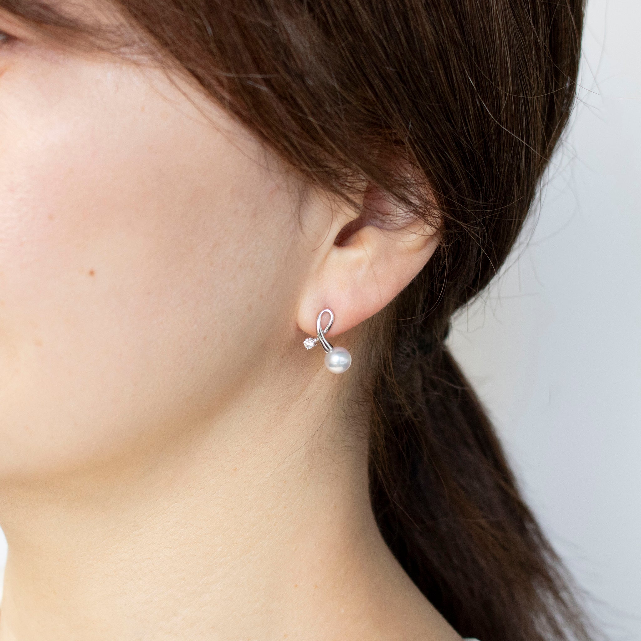 パール/ダイヤモンド プラチナピアス(アコヤ真珠/6mm/6月誕生石)《25H02201》