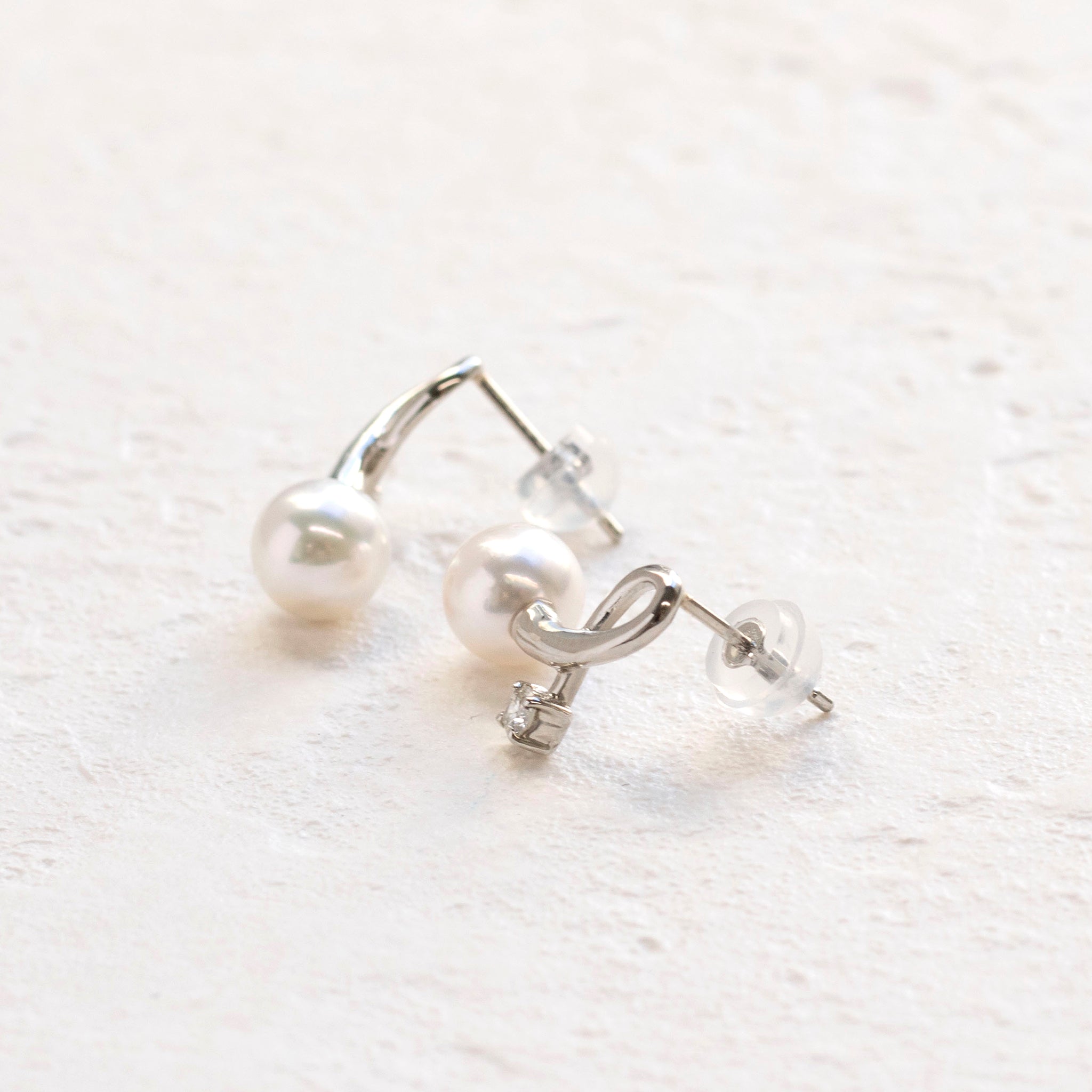 パール/ダイヤモンド プラチナピアス(アコヤ真珠/6mm/6月誕生石)《25H02201》