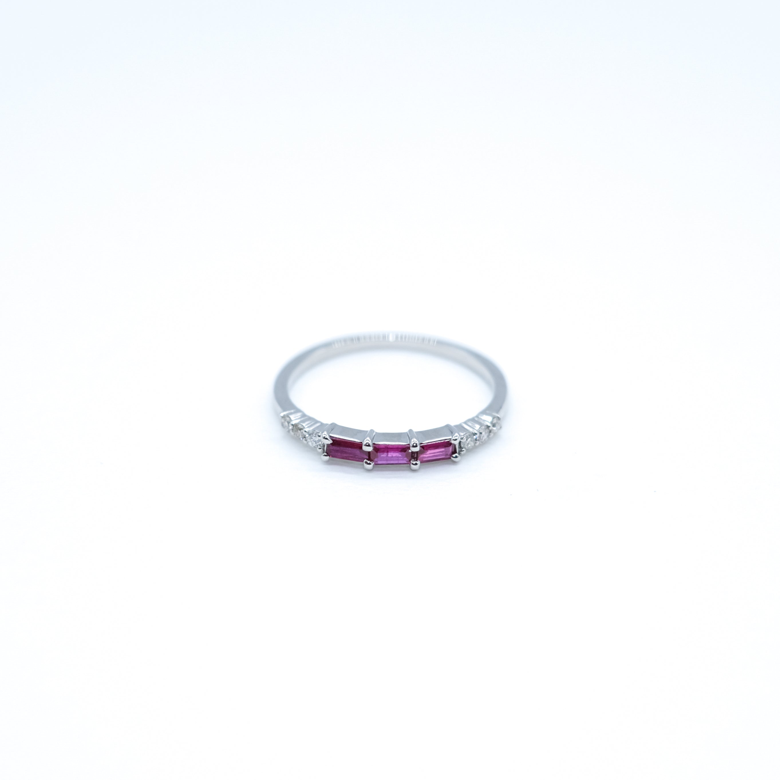 ルビー/ダイヤモンド プラチナリング(バゲットカット/7月誕生石)《25H02307》