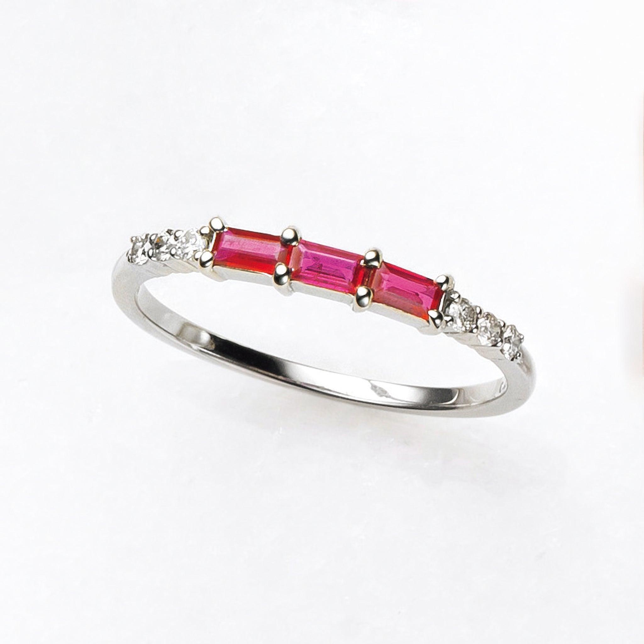 ルビー/ダイヤモンド プラチナリング(バゲットカット/7月誕生石)《25H02307》